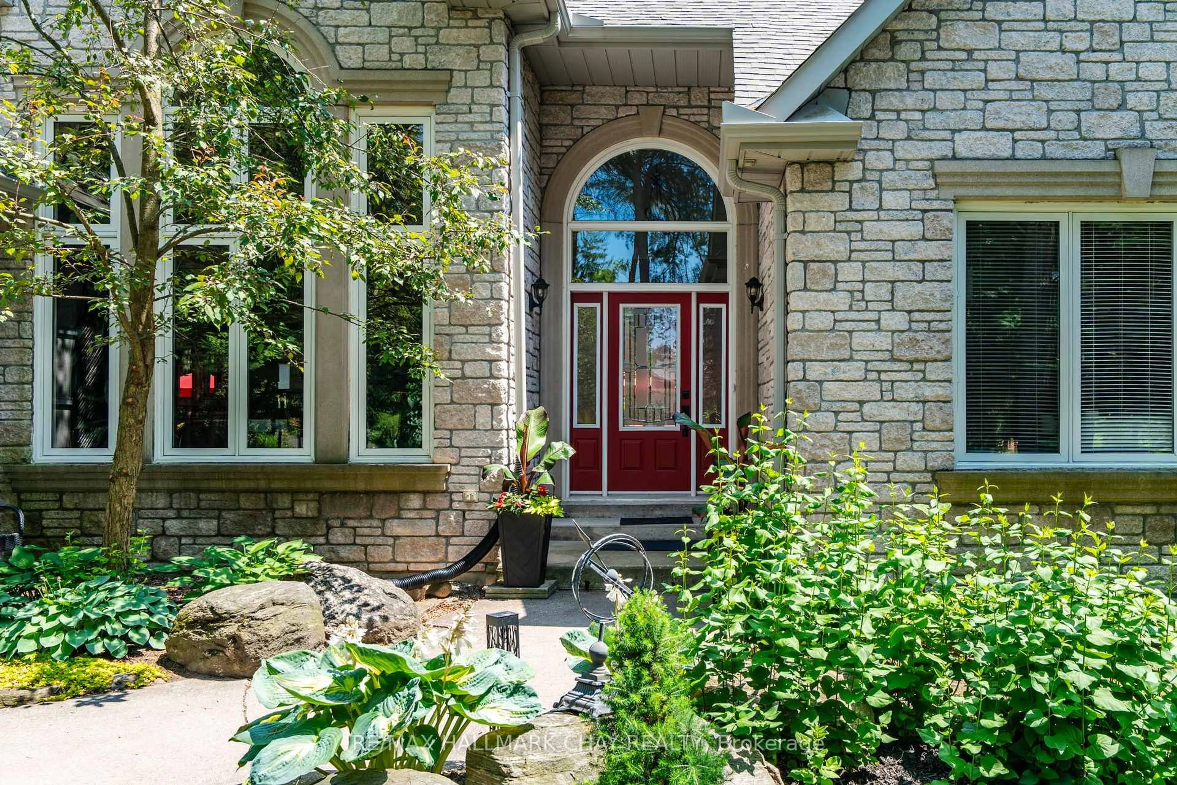 Home with brick exterior material, street for 11 Bunker Pl, Oro-Medonte Ontario L0L 2L0