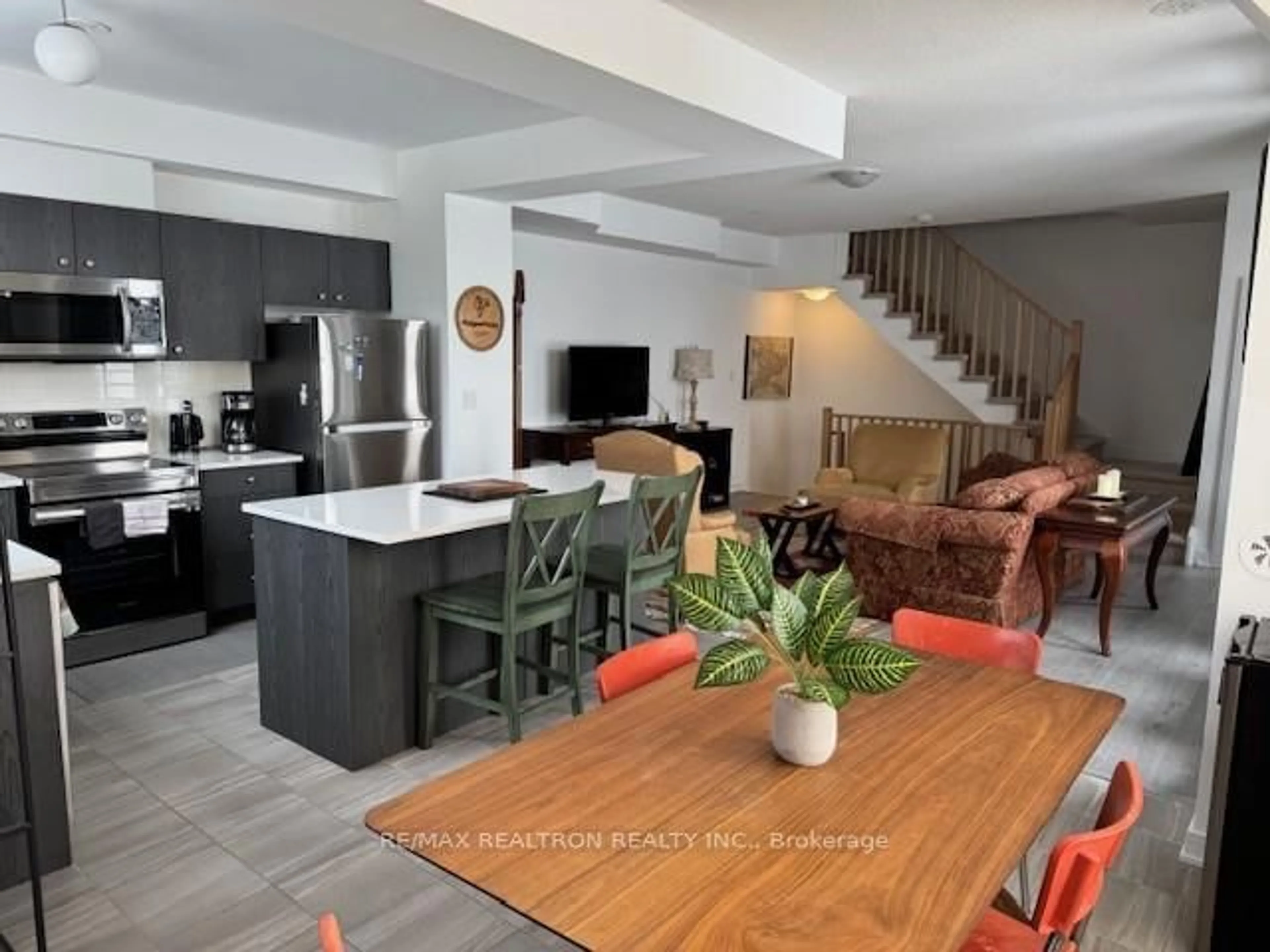 Open concept kitchen, unknown for 34 Spry Lane, Barrie Ontario L4N 0H7