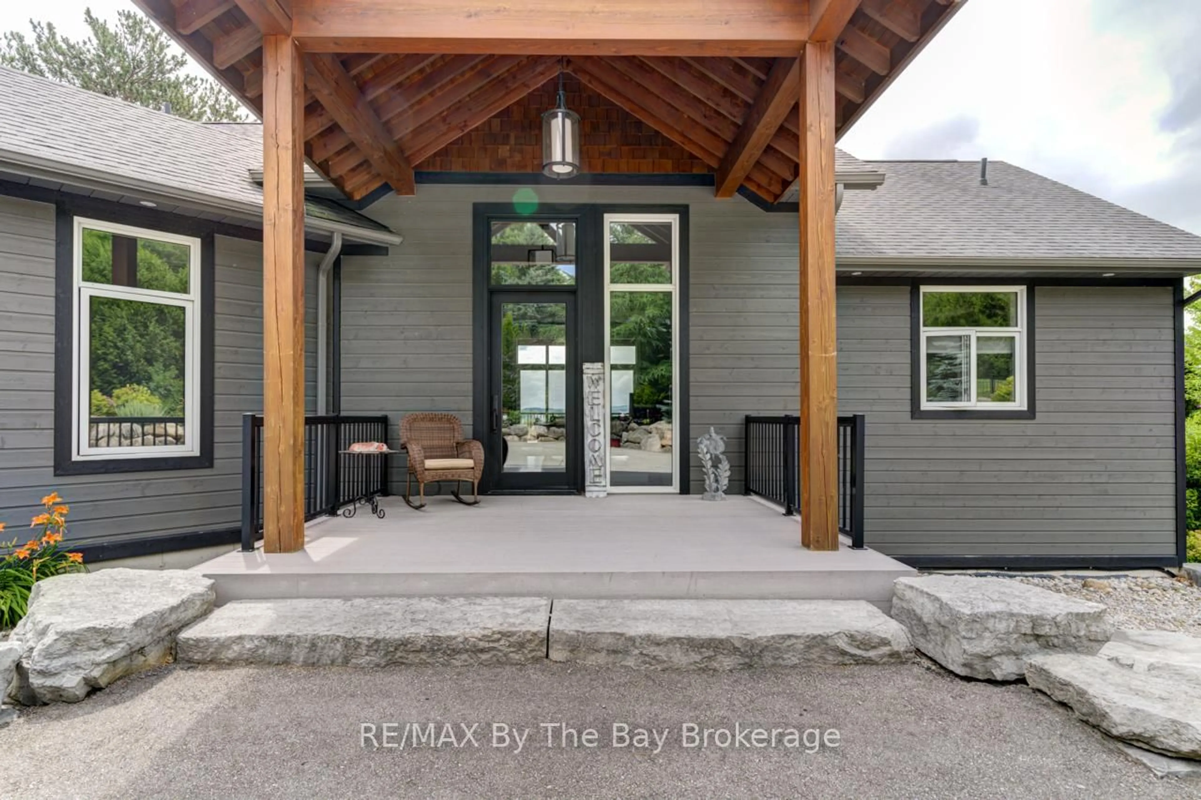 Indoor entryway for 45 Military Rd, Penetanguishene Ontario L9M 1S4