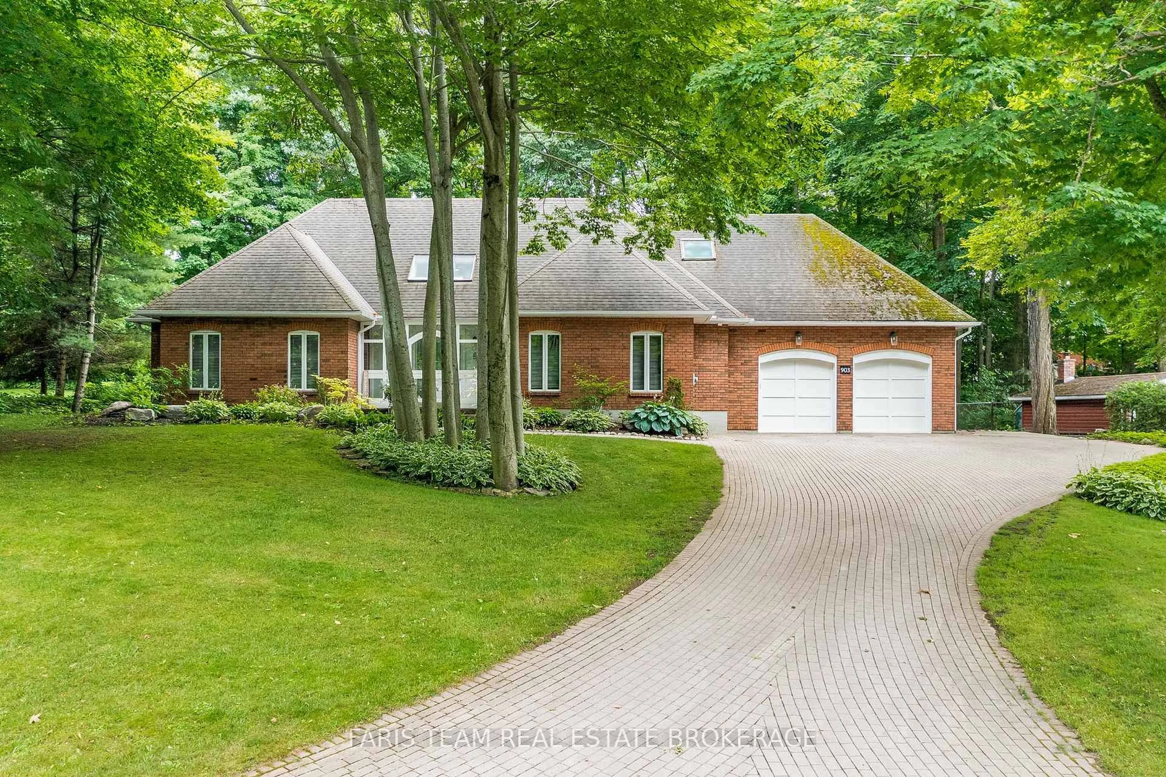 Home with brick exterior material, street for 903 Victoria St, Midland Ontario L4R 1B7