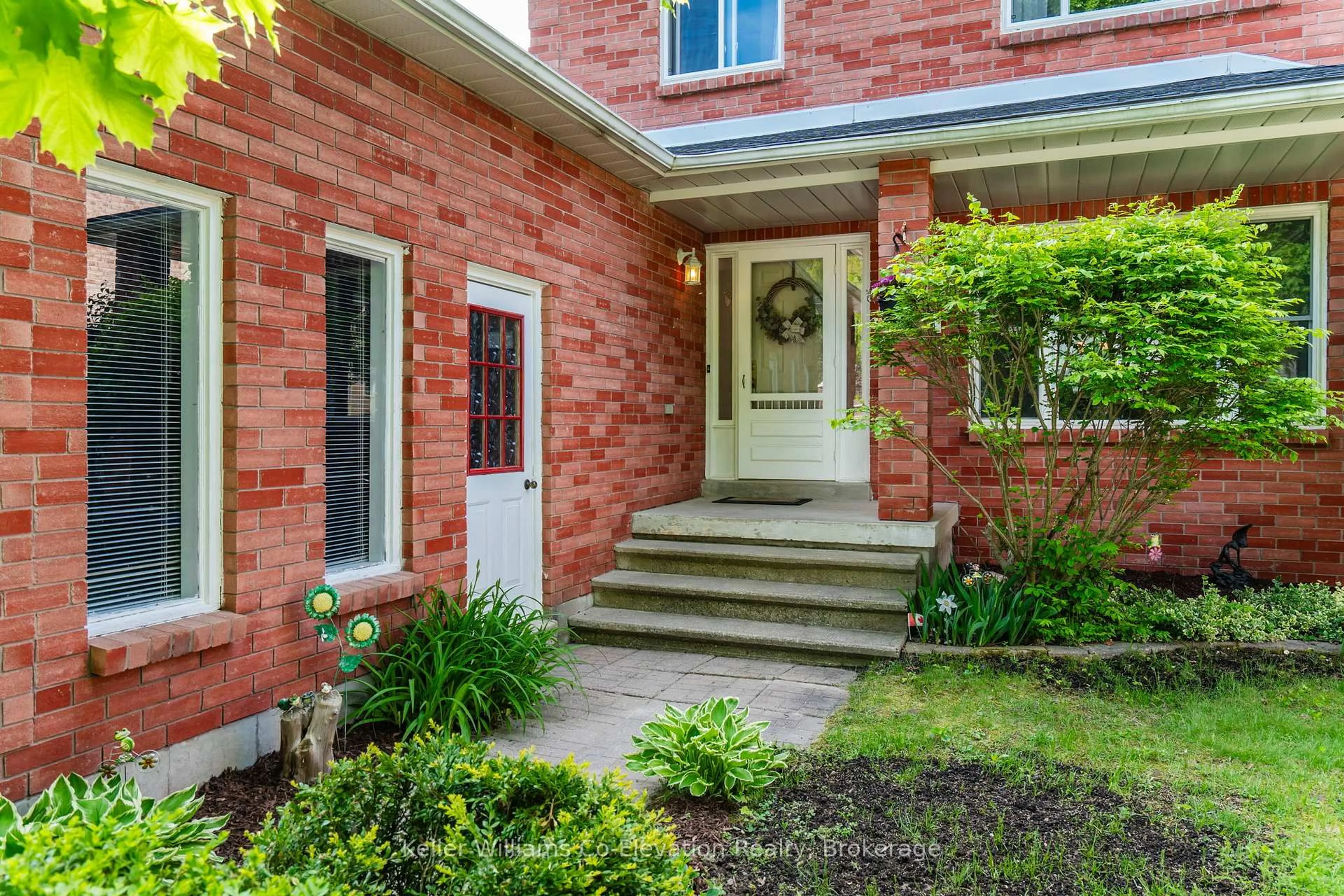 Home with brick exterior material, street for 1056 Dina Cres, Midland Ontario L4R 5C6