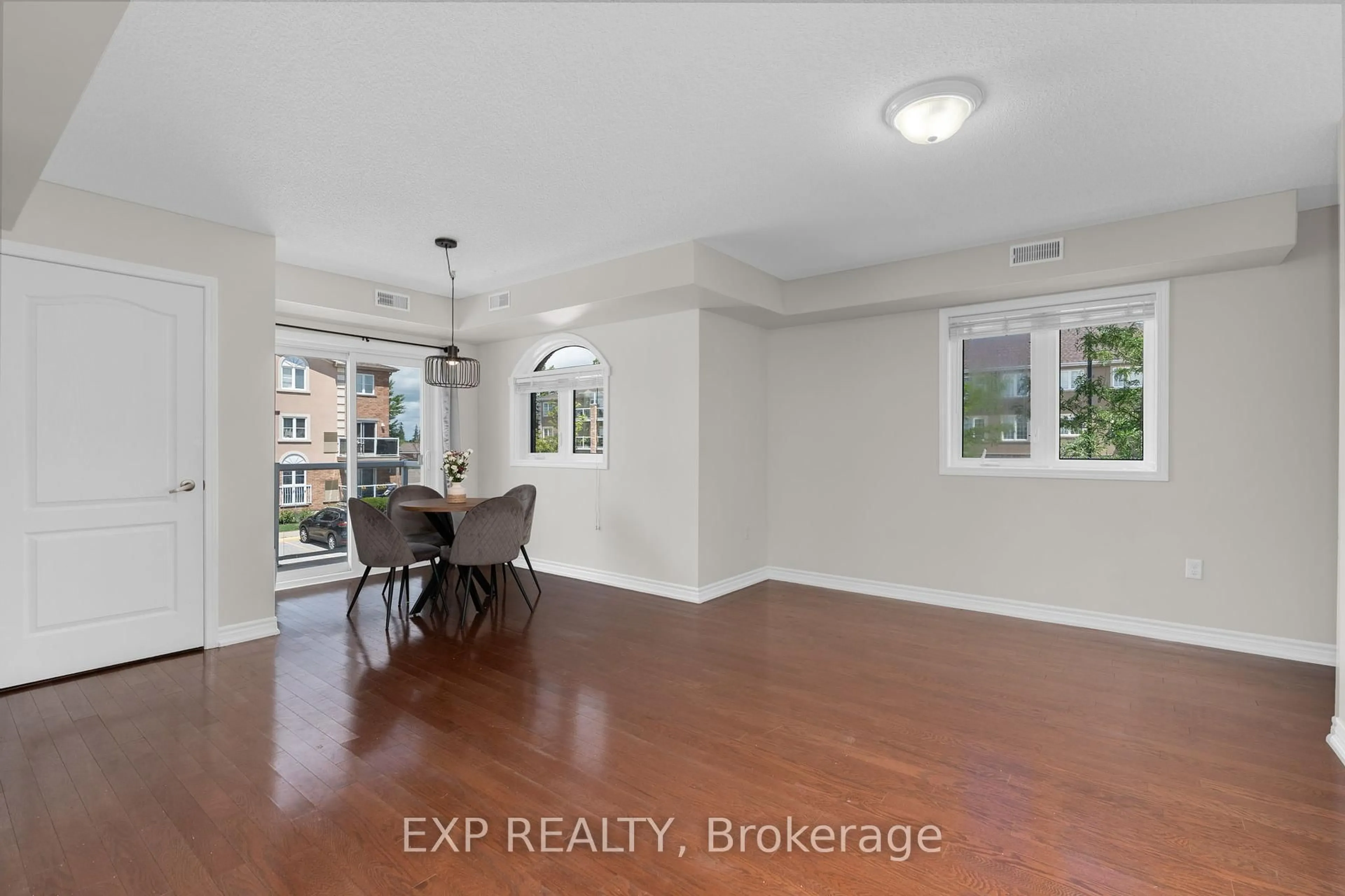 A pic of a room for 135 Sydenham Wells #14, Barrie Ontario L4M 0H3