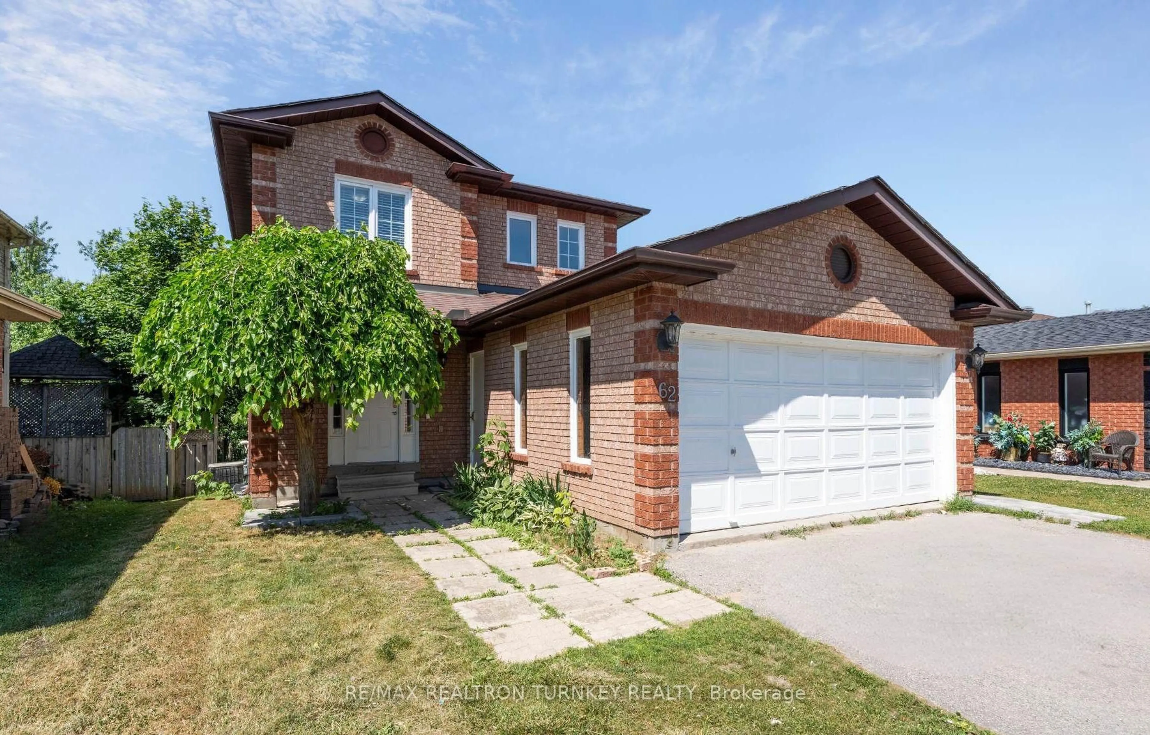 Home with brick exterior material, street for 62 Arthur Ave, Barrie Ontario L4M 6H5