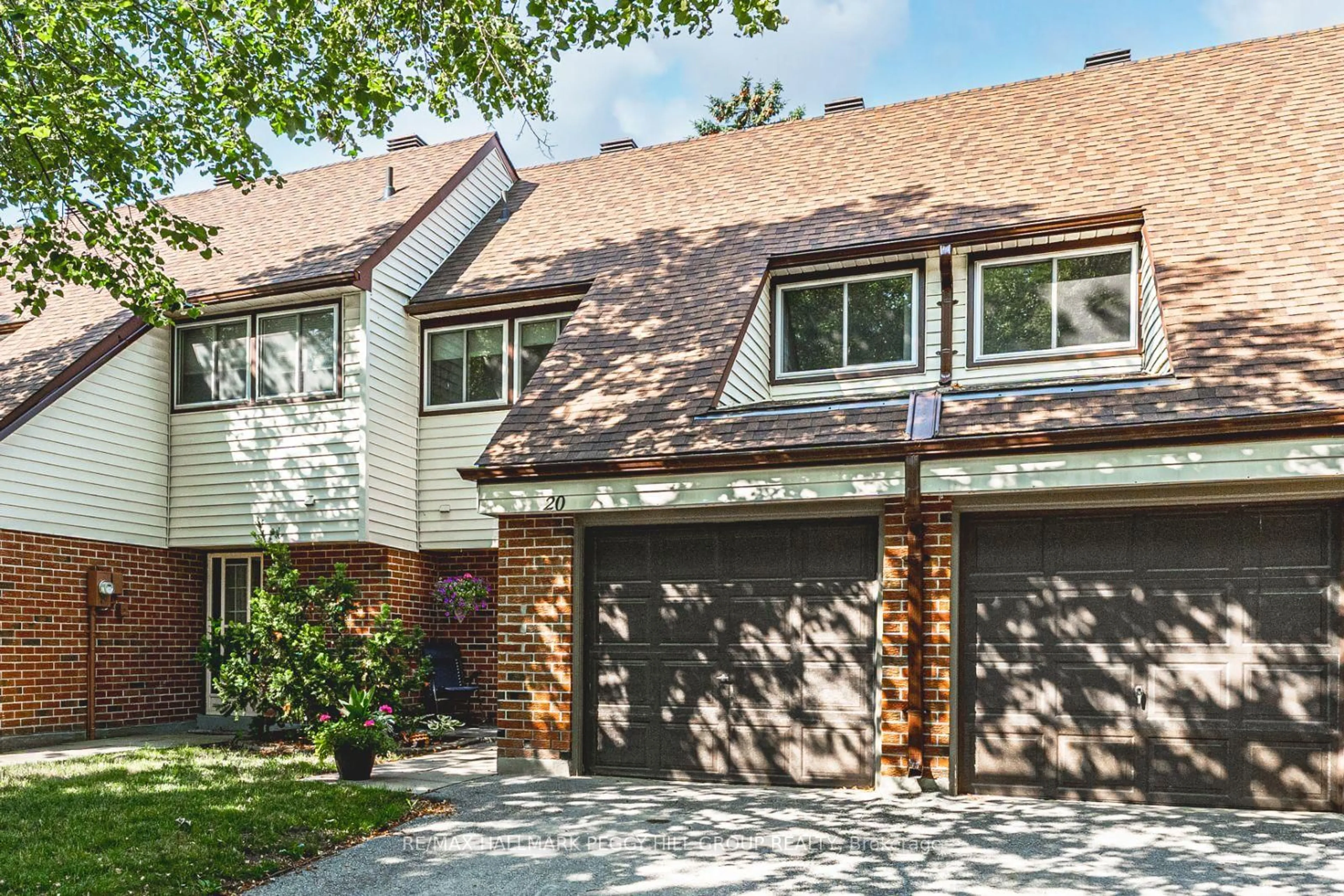 Home with brick exterior material, street for 28 Donald St #20, Barrie Ontario L4N 4S6