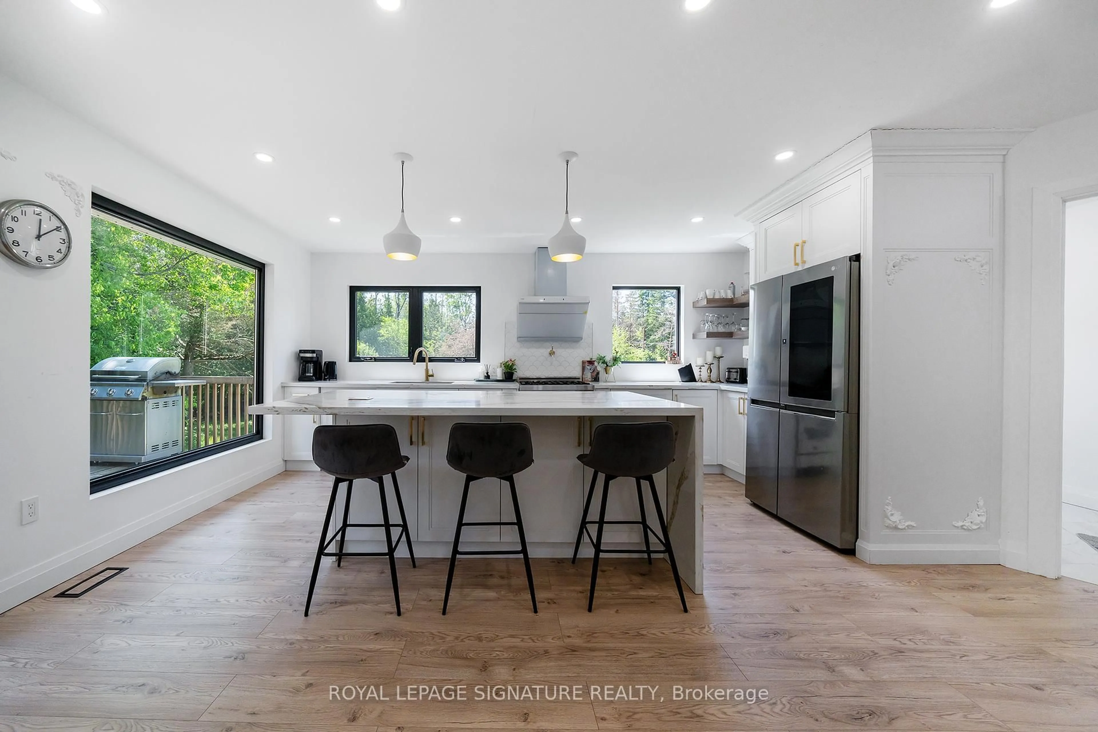 Contemporary kitchen, unknown for 20 HILLVIEW Cres, Springwater Ontario L0L 1X0