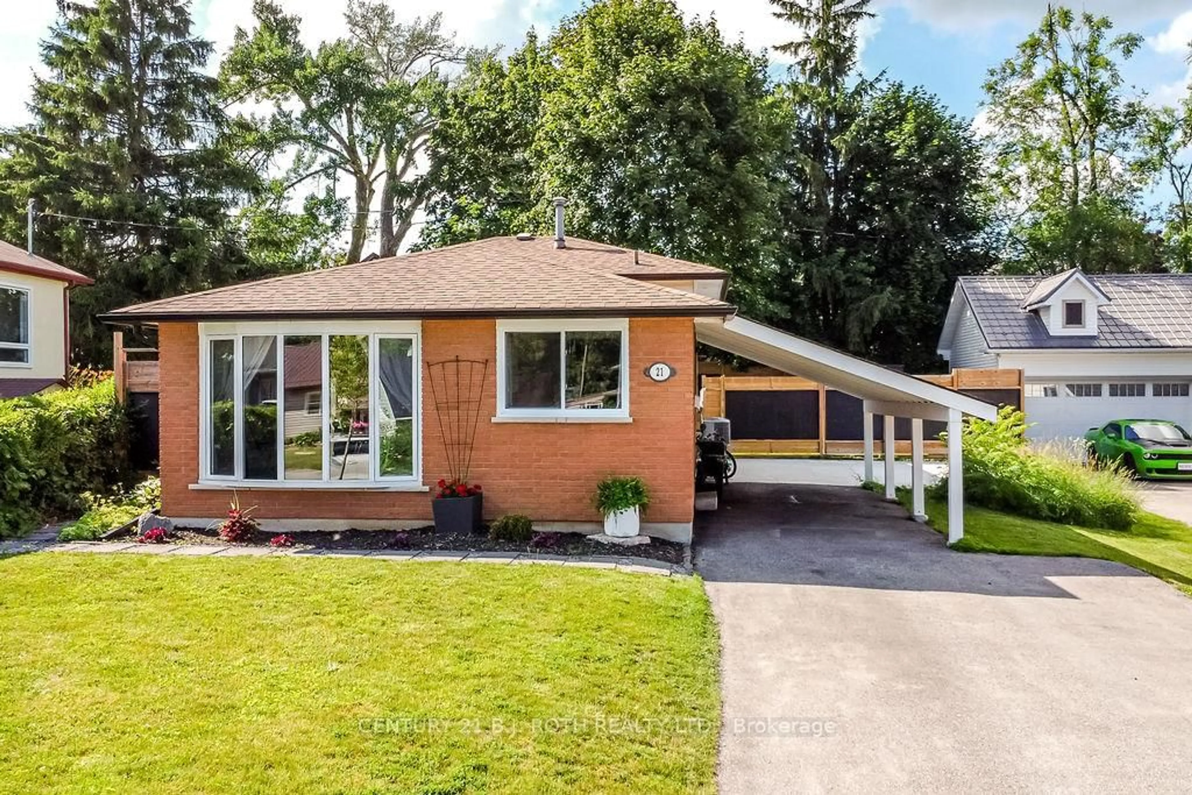 Home with brick exterior material, street for 21 ARGYLE Ave, Orillia Ontario L3V 2V5
