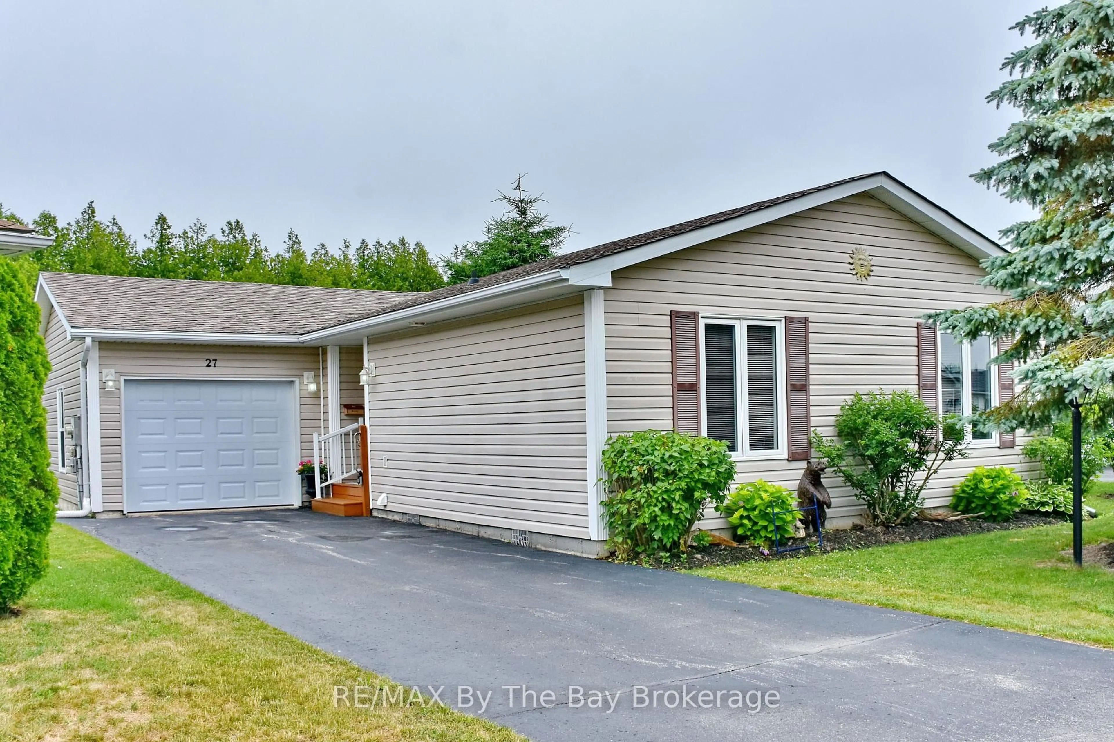 Unknown for 27 PENNSYLVANIA Ave, Wasaga Beach Ontario L9Z 3A8