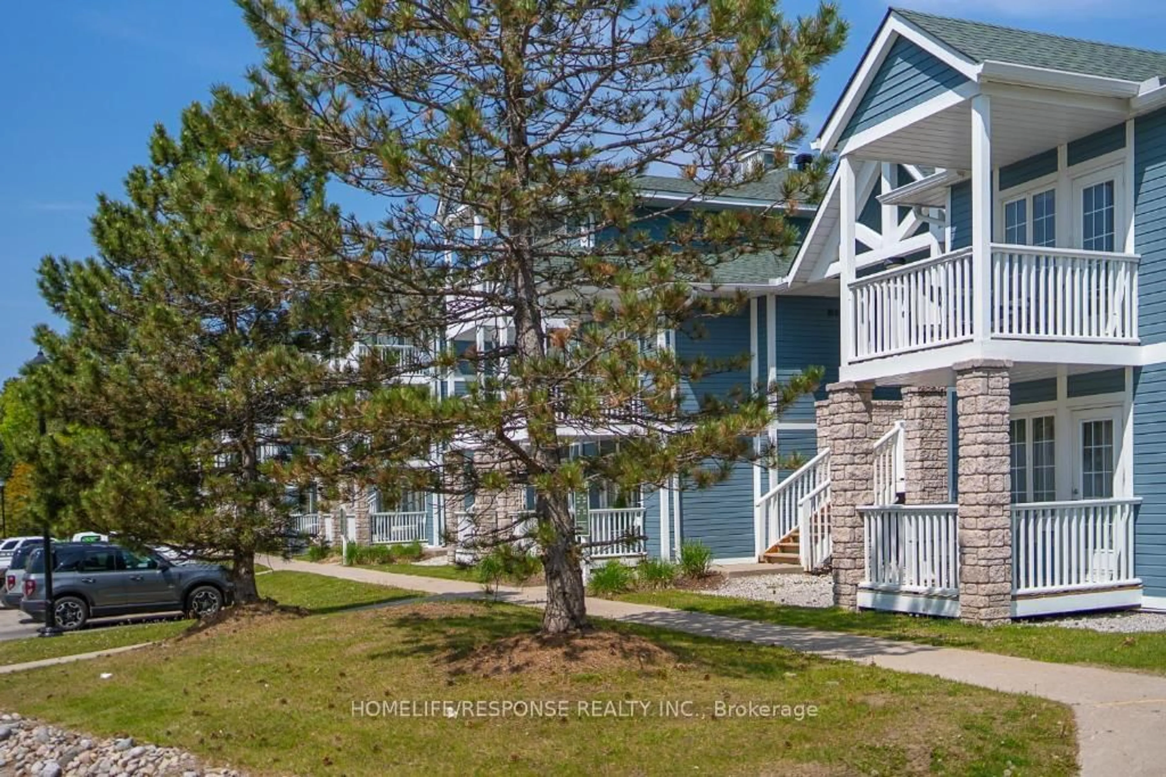 A pic from outside/outdoor area/front of a property/back of a property/a pic from drone, water/lake/river/ocean view for 90 HIGHLAND Dr #2042, Oro-Medonte Ontario L0L 2L0