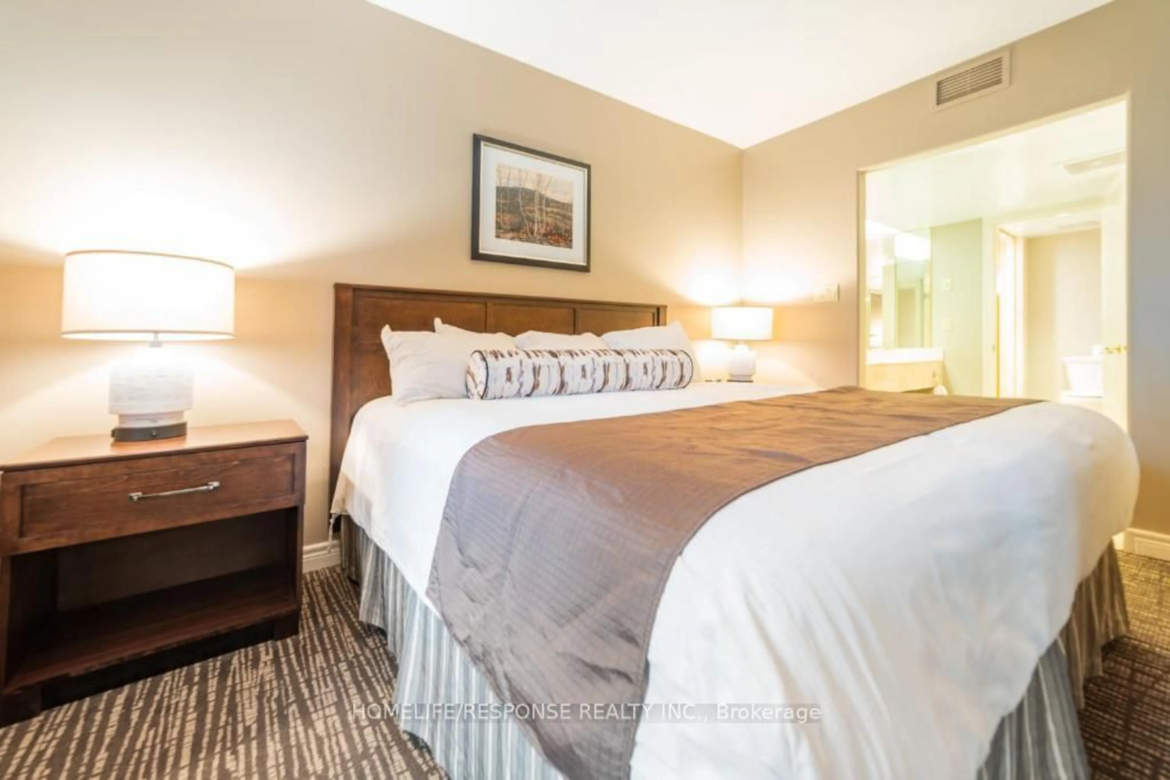 Bedroom with bed, unknown for 90 HIGHLAND Dr #2042, Oro-Medonte Ontario L0L 2L0