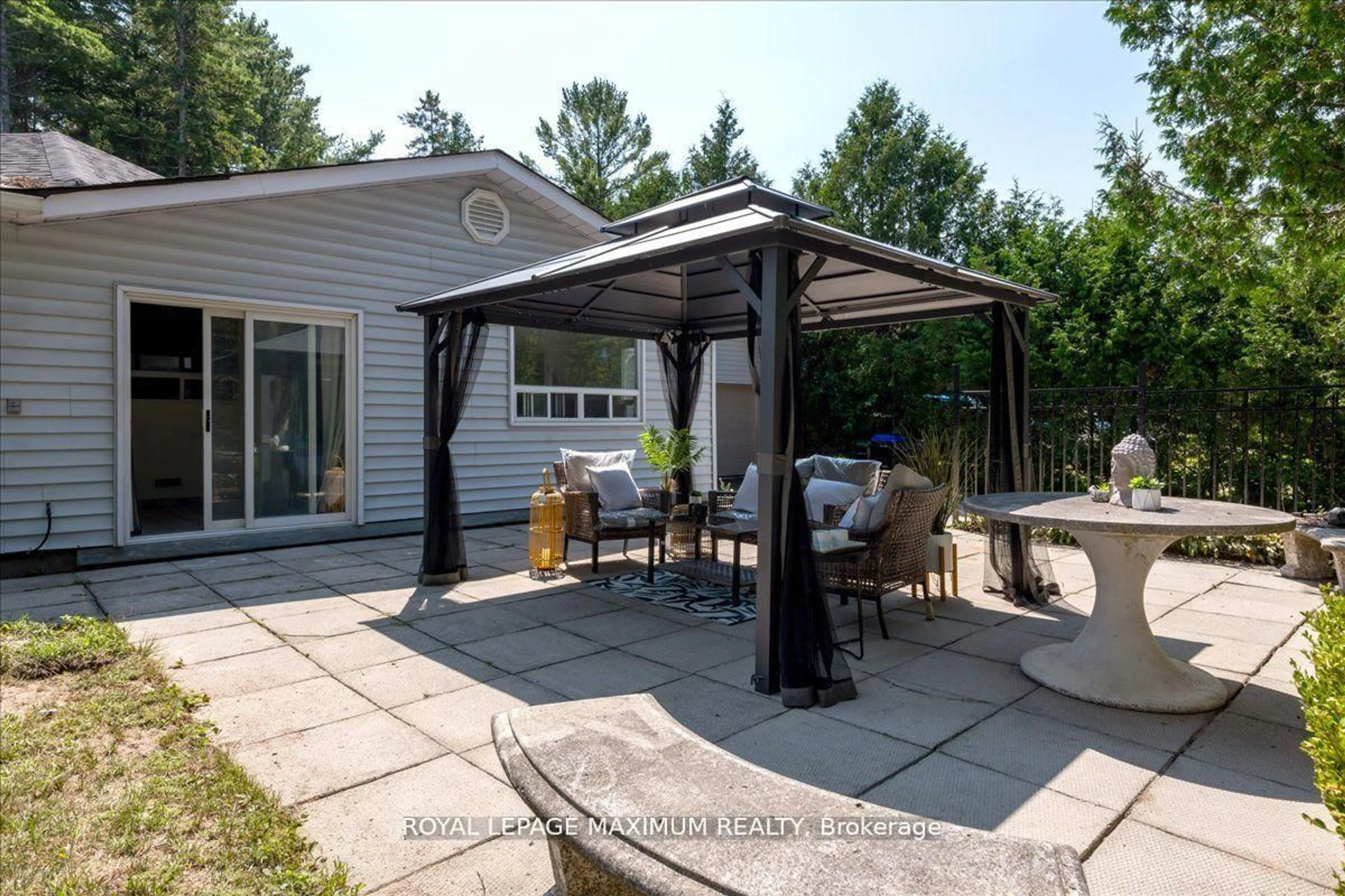 Patio, unknown for 749 River Rd, Wasaga Beach Ontario L9Z 2M4