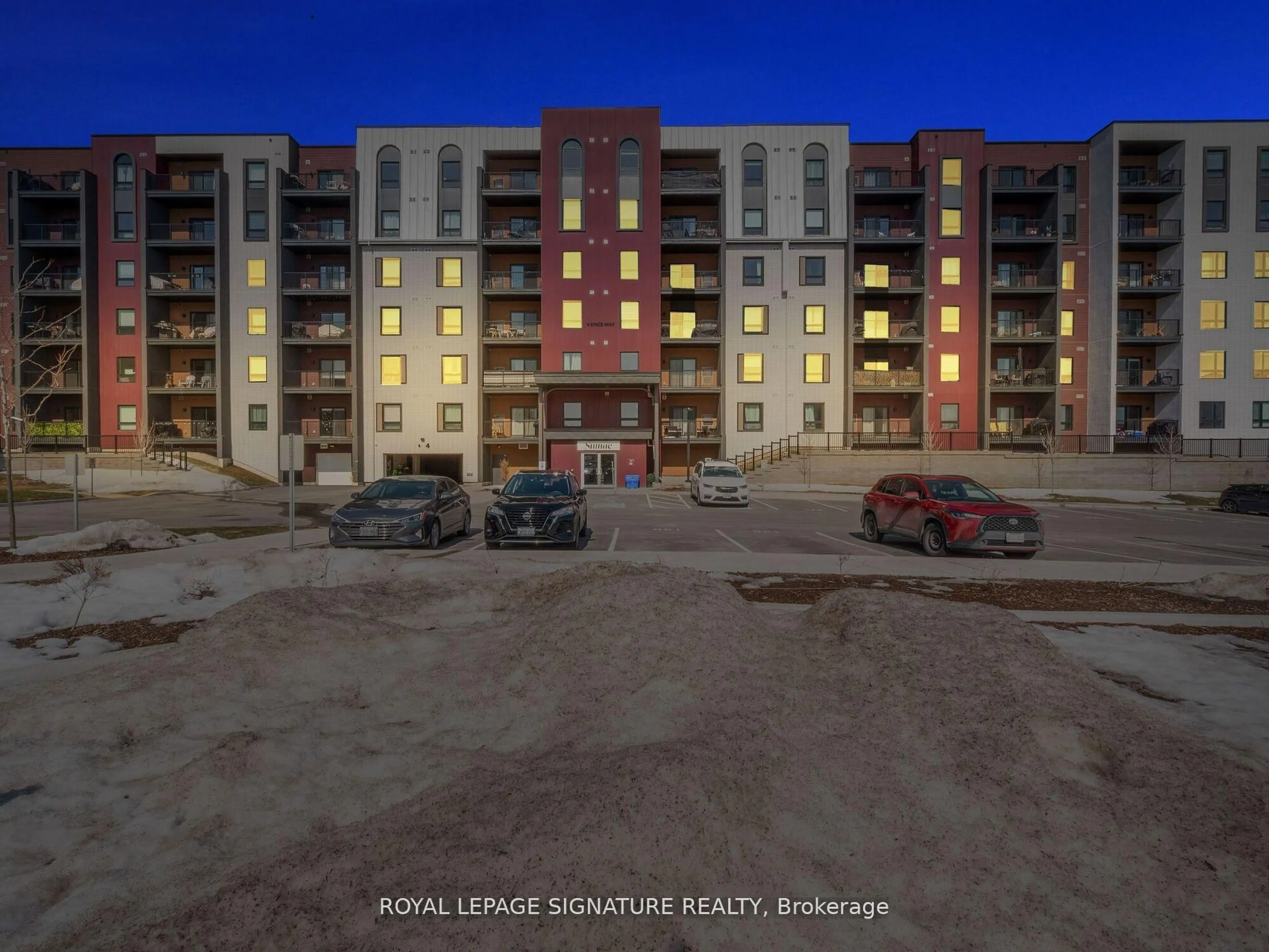 A pic from outside/outdoor area/front of a property/back of a property/a pic from drone, building for 4 Spice Way #212, Barrie Ontario L9J 0M2