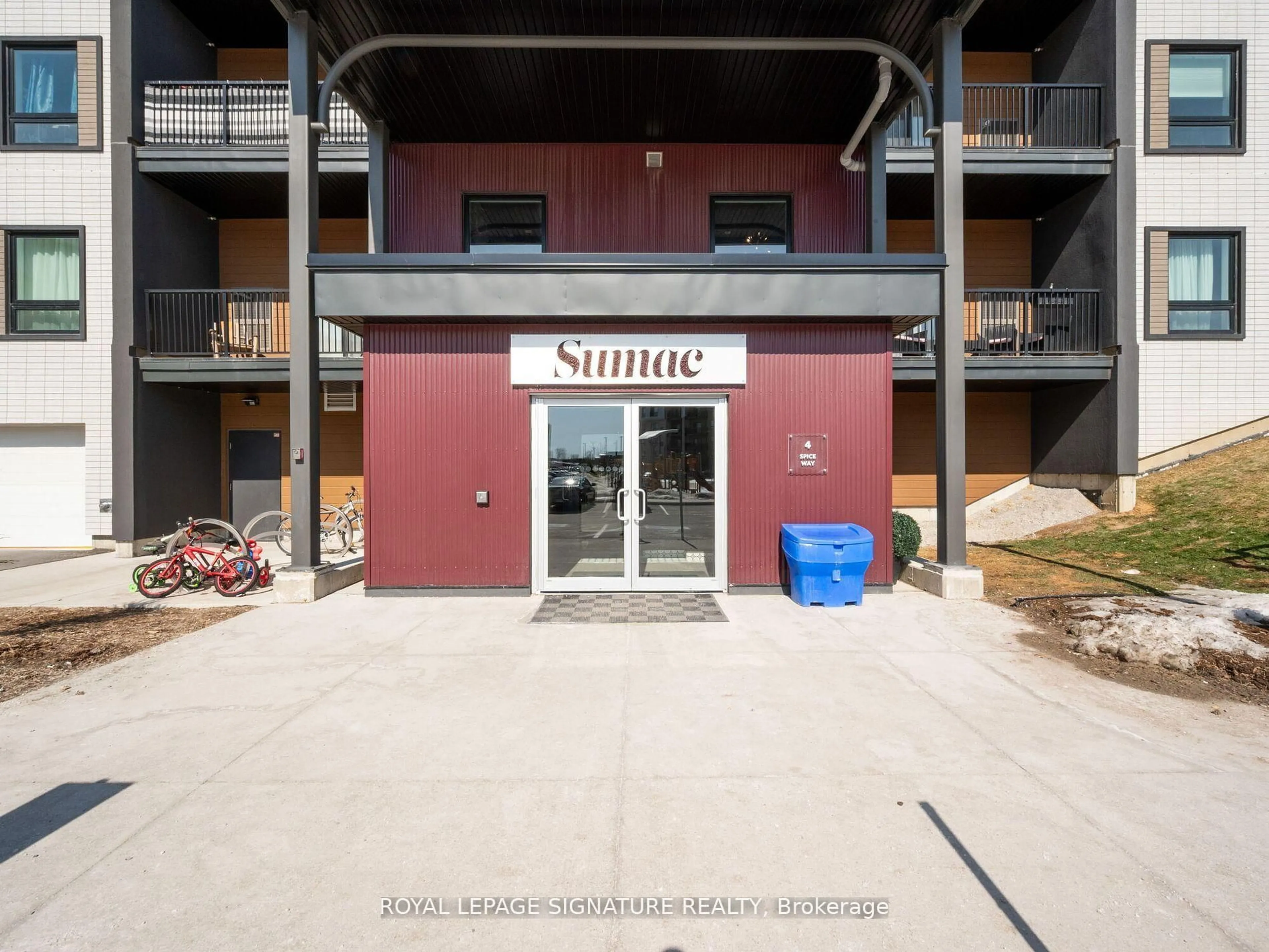 Unknown for 4 Spice Way #212, Barrie Ontario L9J 0M2