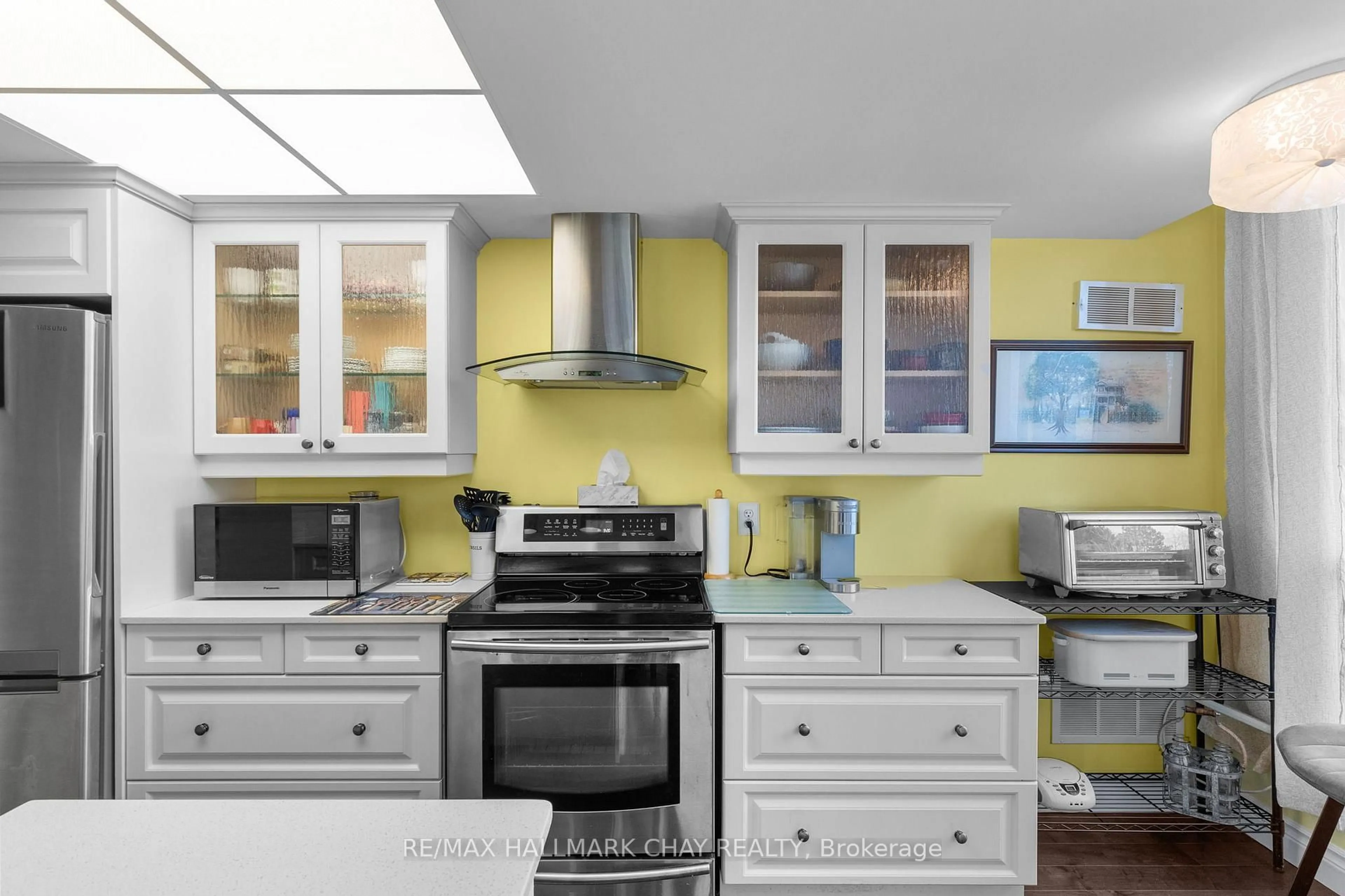 Contemporary kitchen, ceramic/tile floor for 75 Ellen St #105, Barrie Ontario L4N 7R6