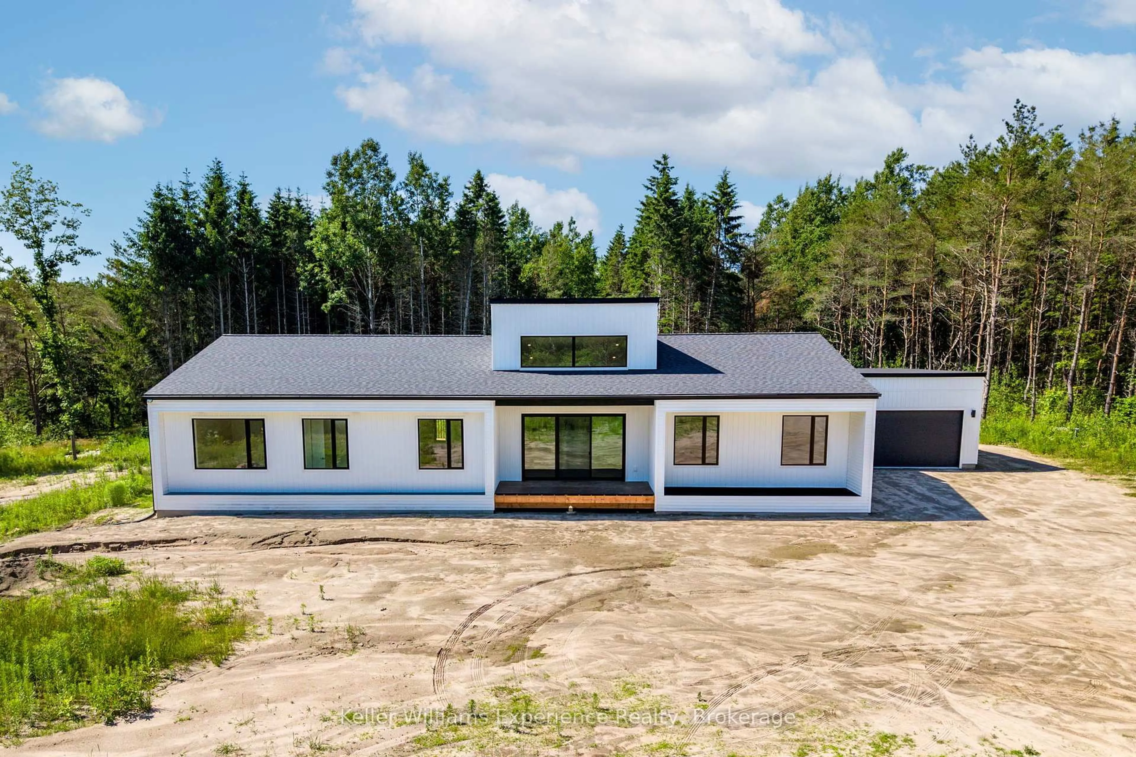 A pic from outside/outdoor area/front of a property/back of a property/a pic from drone, building for 772 Concession 16 East Rd, Tiny Ontario L9M 1R2