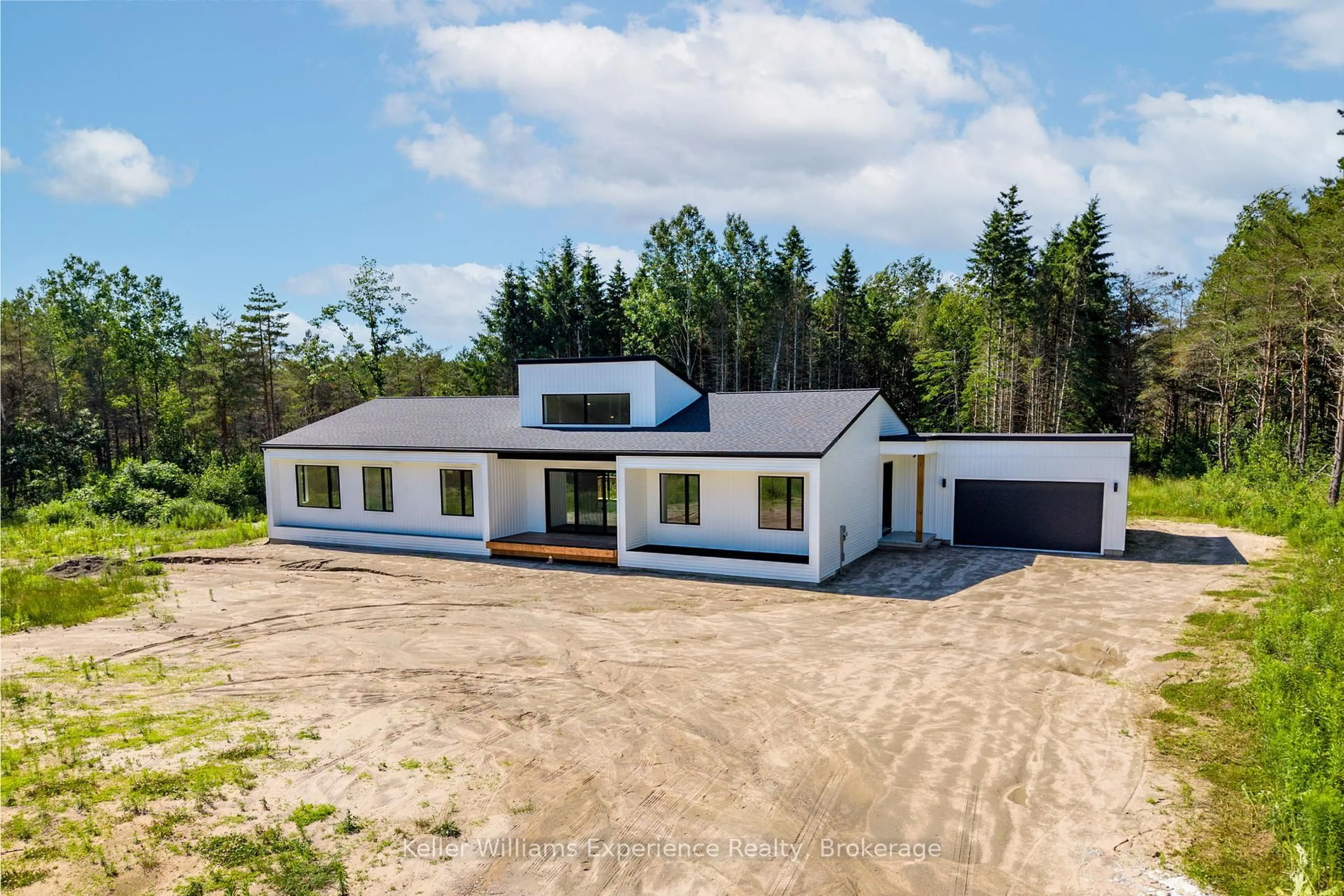 A pic from outside/outdoor area/front of a property/back of a property/a pic from drone, building for 772 Concession 16 East Rd, Tiny Ontario L9M 1R2