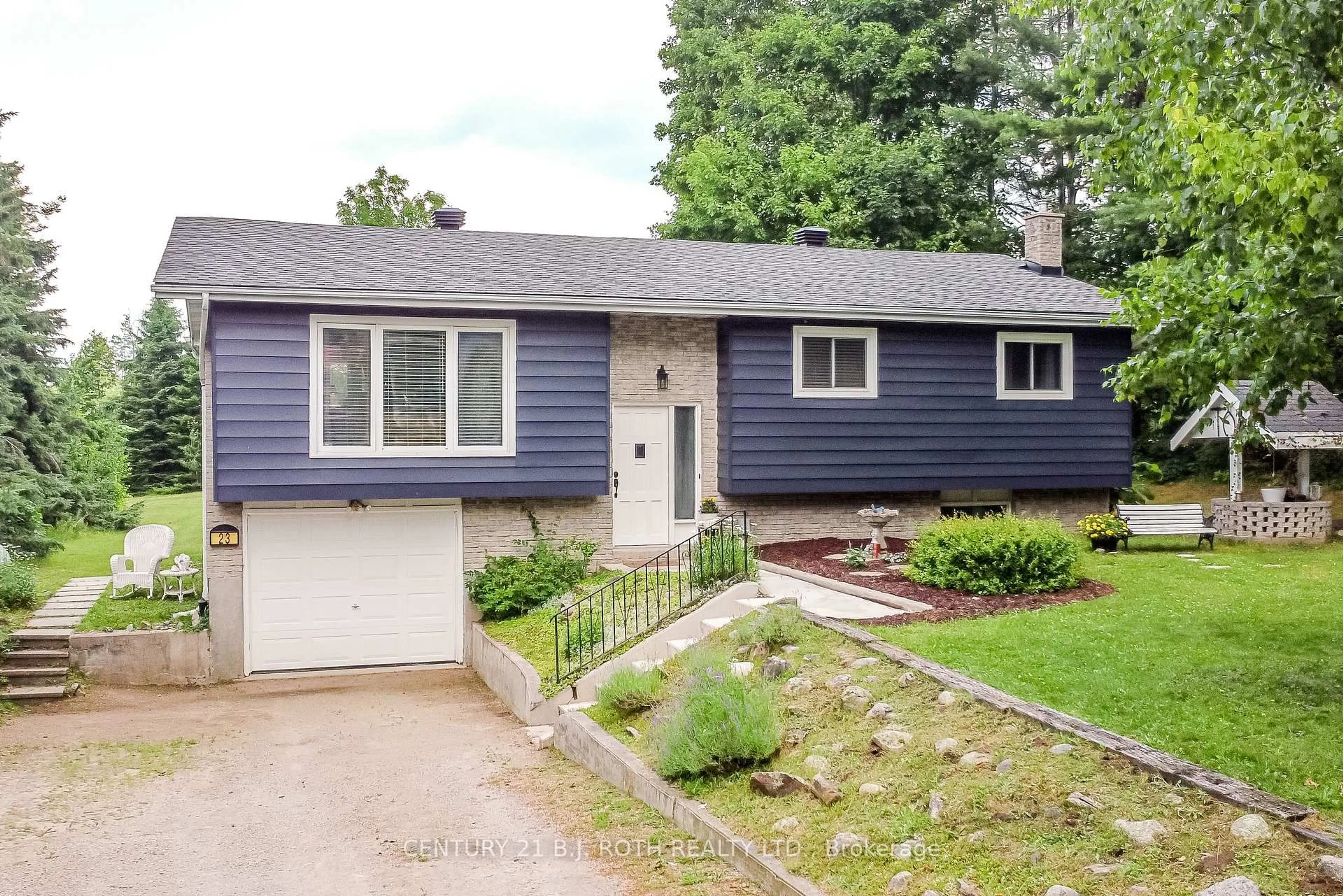 Home with vinyl exterior material, street for 23 Conder Dr, Oro-Medonte Ontario L0K 1E0