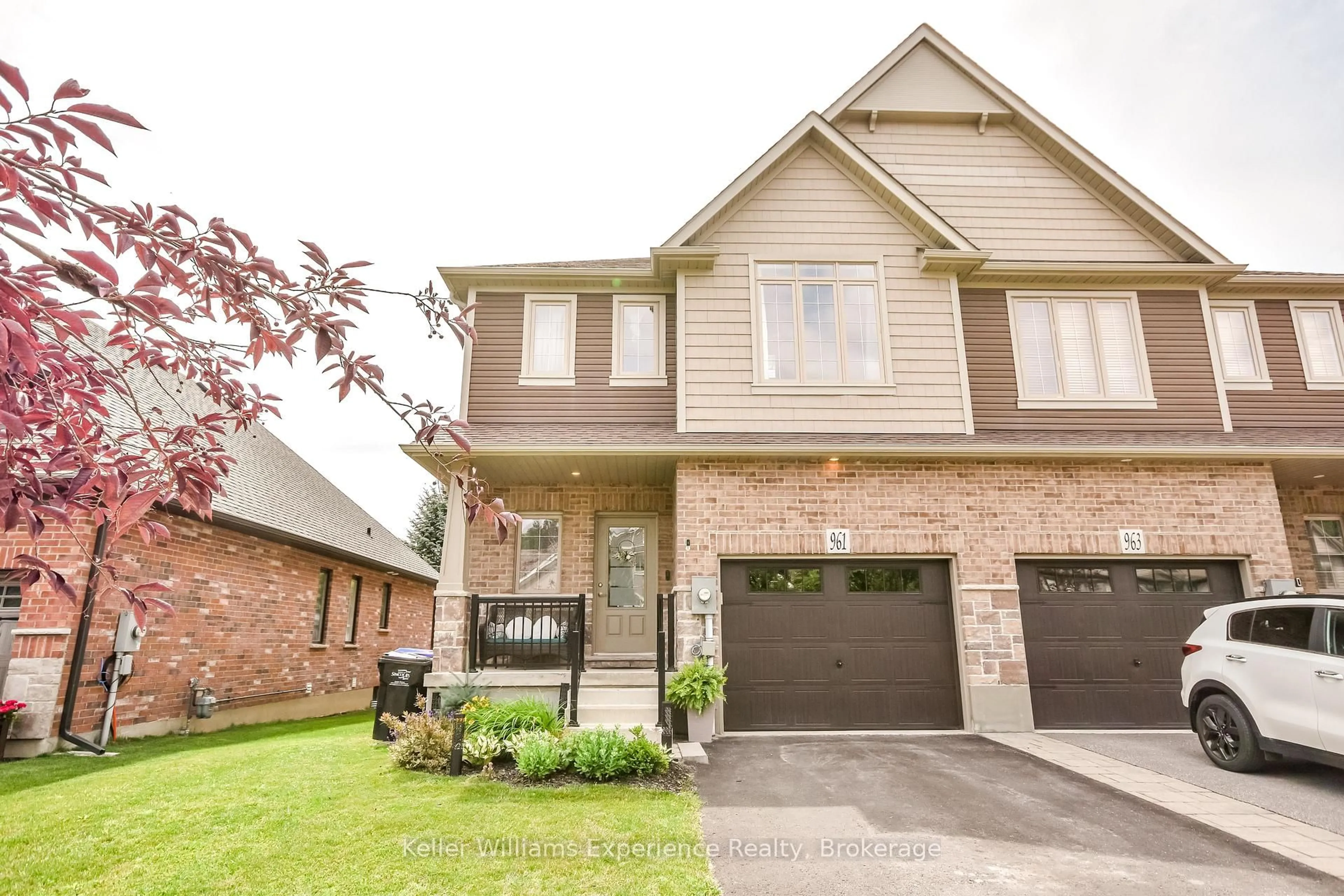 Home with brick exterior material, street for 961 Wright Dr, Midland Ontario L4R 0E4