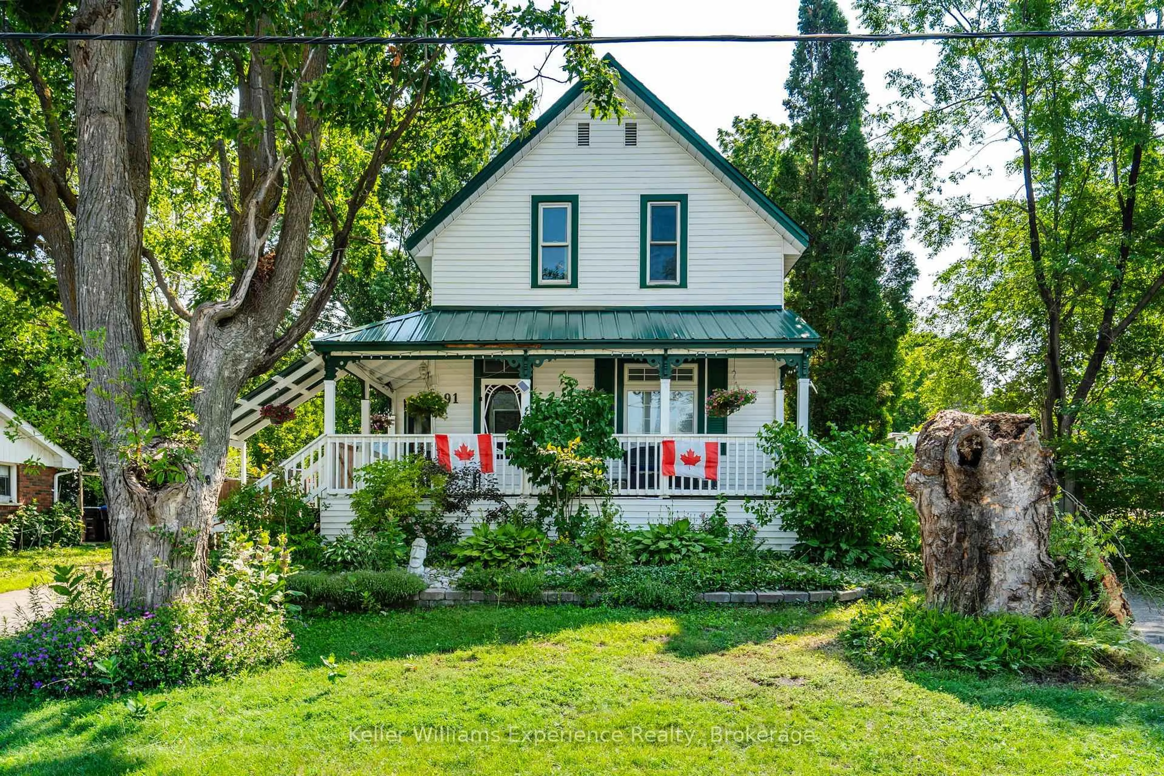 Patio, street for 91 Fox St, Penetanguishene Ontario L9M 1C8