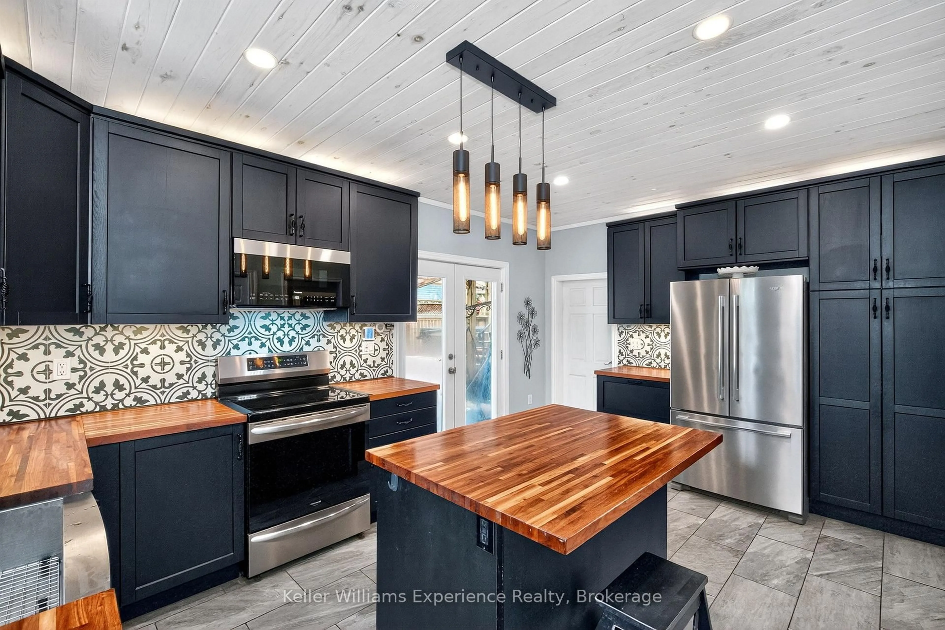 Contemporary kitchen, ceramic/tile floor for 91 Fox St, Penetanguishene Ontario L9M 1C8