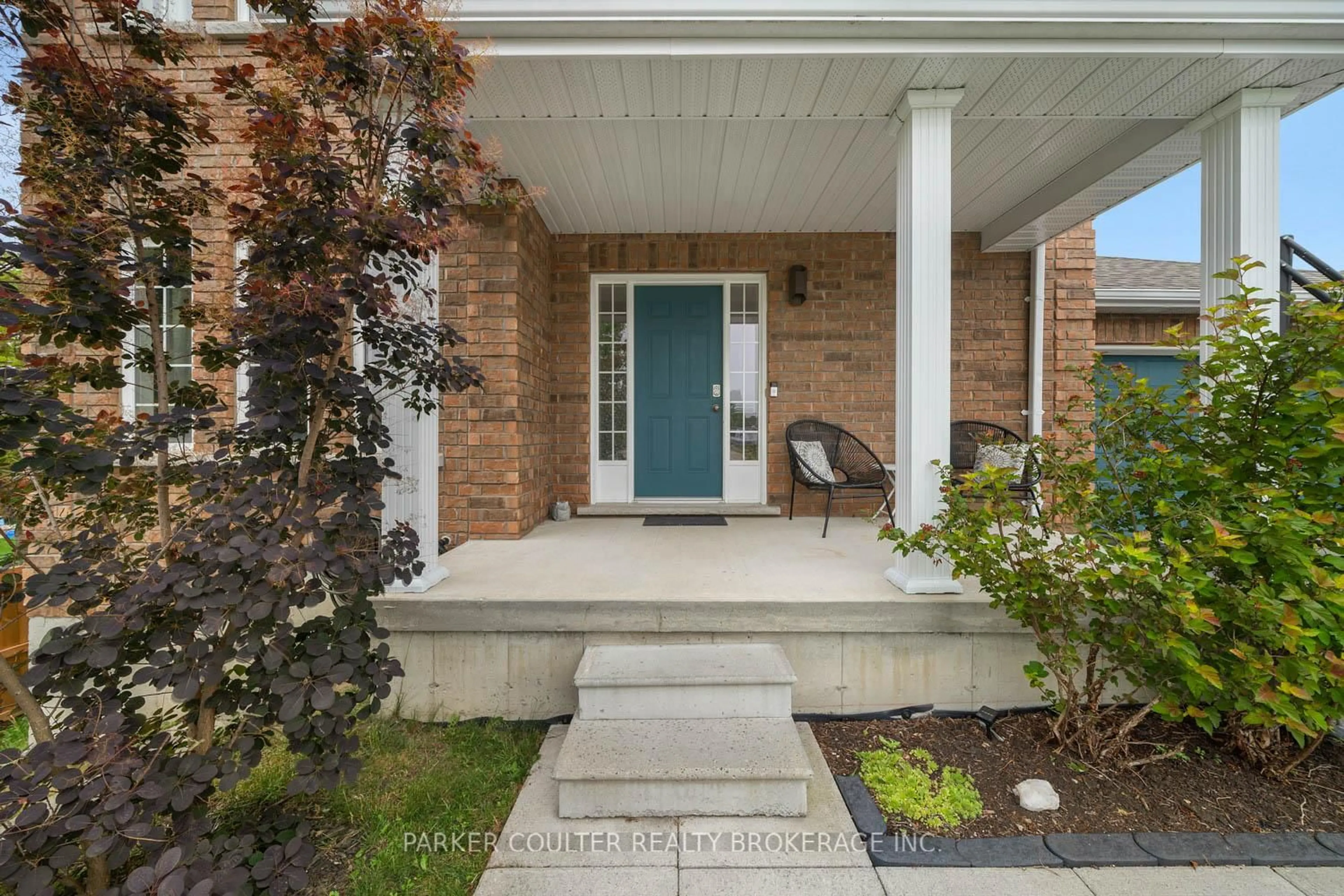 Indoor entryway for 52 Nash Ave, Springwater Ontario L0L 1P0