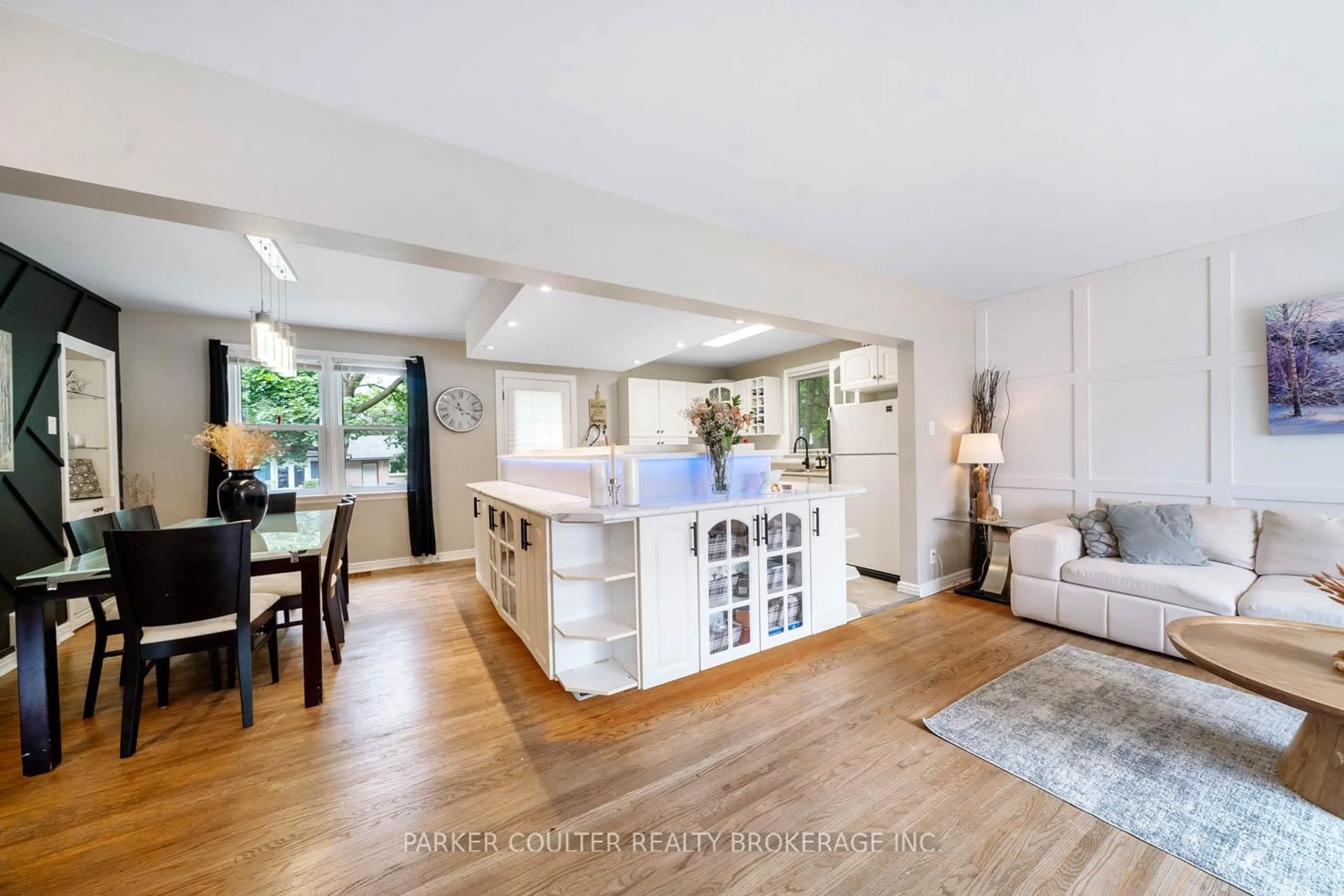 Open concept kitchen, unknown for 88 Penetang St, Barrie Ontario L4M 1V6