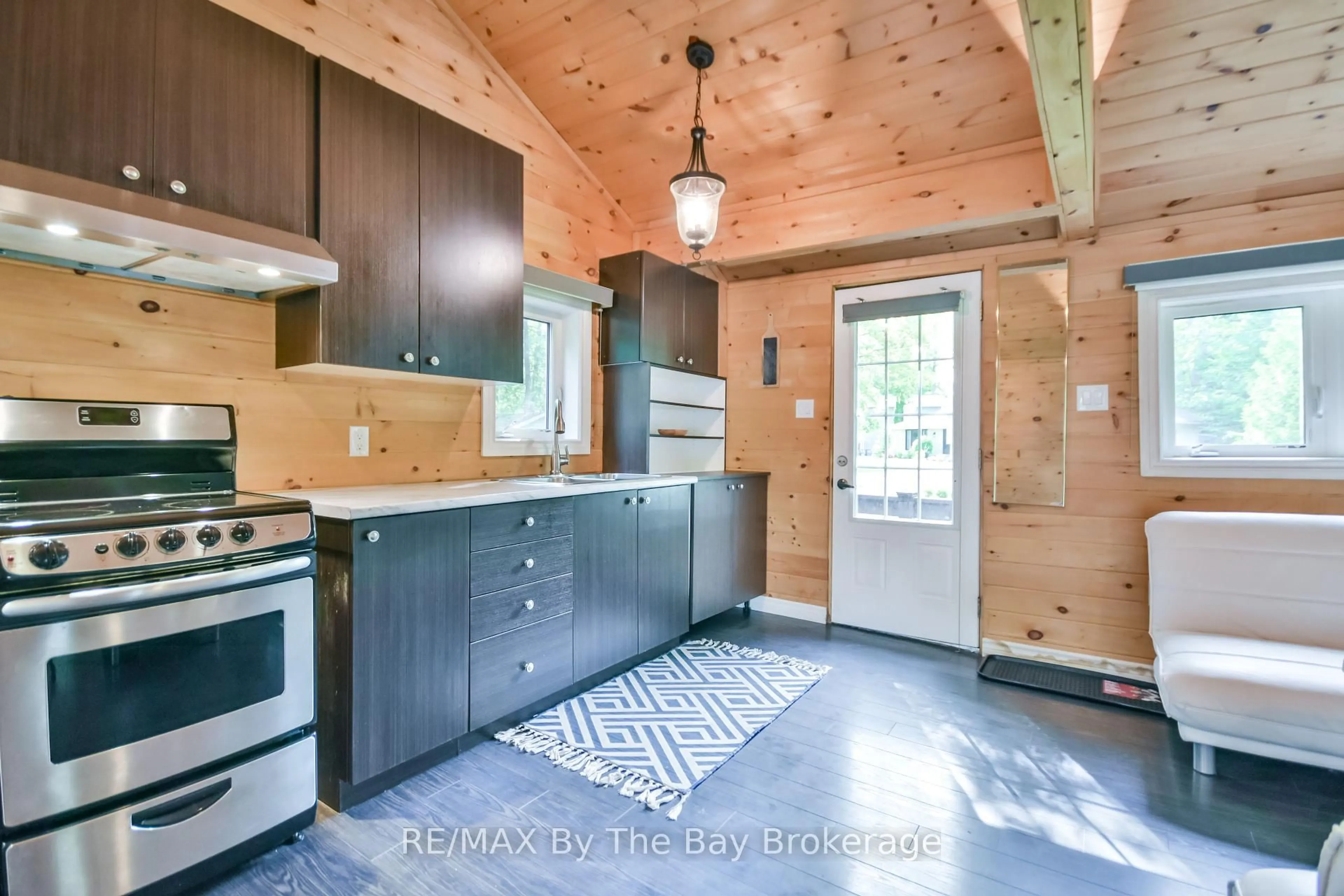 Open concept kitchen, unknown for 578 Oxbow Park Dr, Wasaga Beach Ontario L9Z 2T8