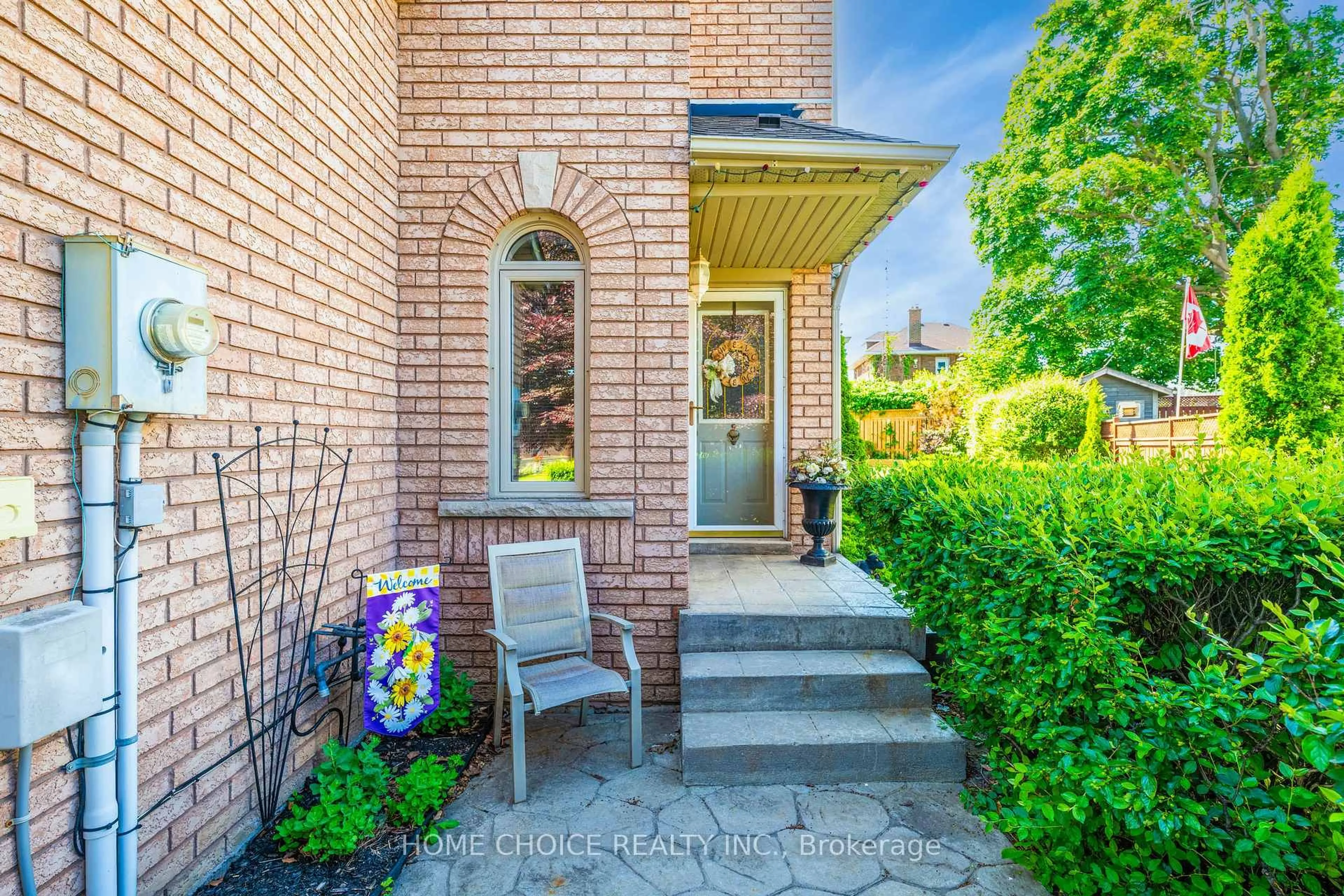 Home with brick exterior material, street for 40 Aikens Cres, Barrie Ontario L4N 8M6