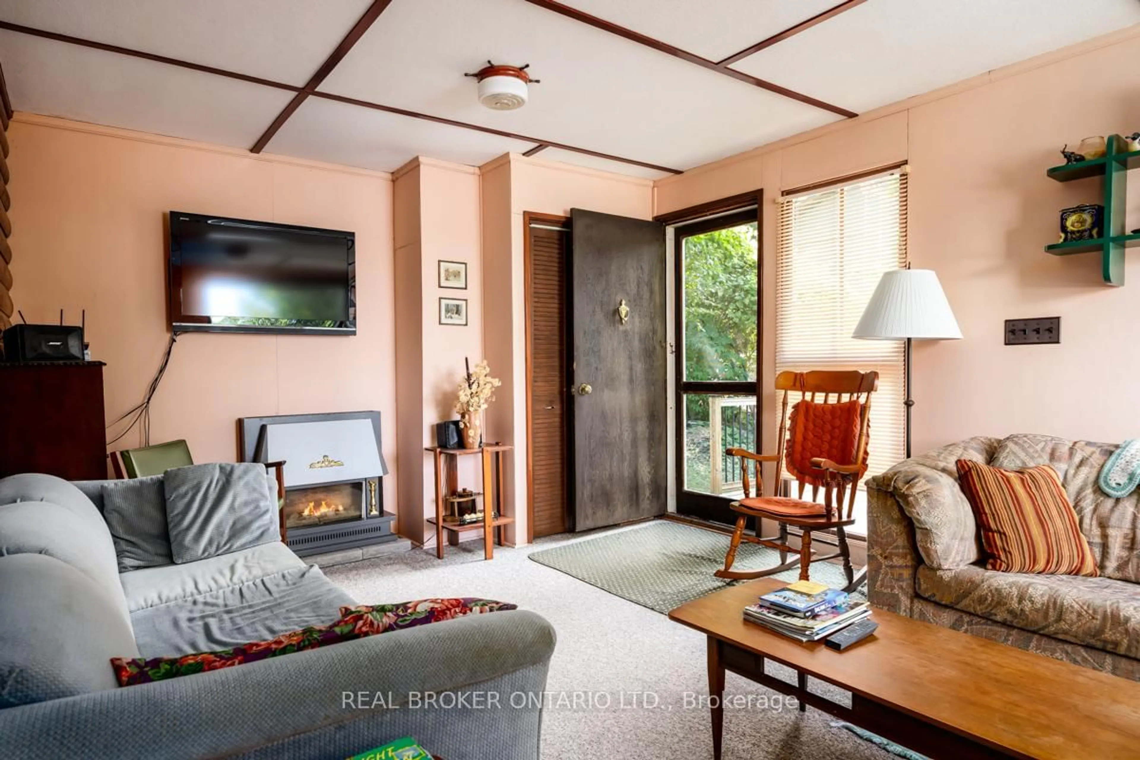 Living room with furniture, unknown for 70 Ivy Lane, Orillia Ontario L3V 6H1