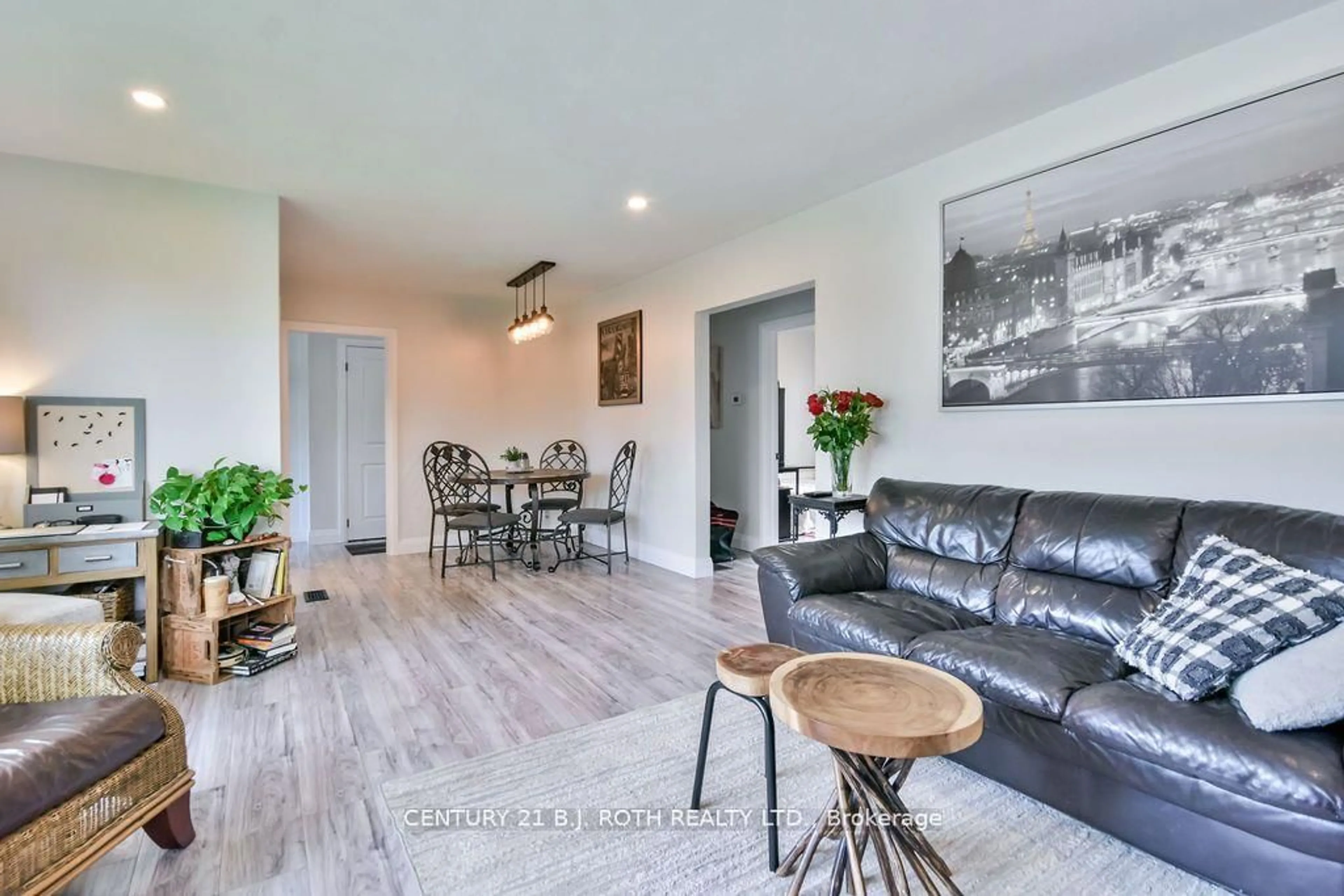 Living room with furniture, unknown for 108 Nelson St, Barrie Ontario L4M 4K7