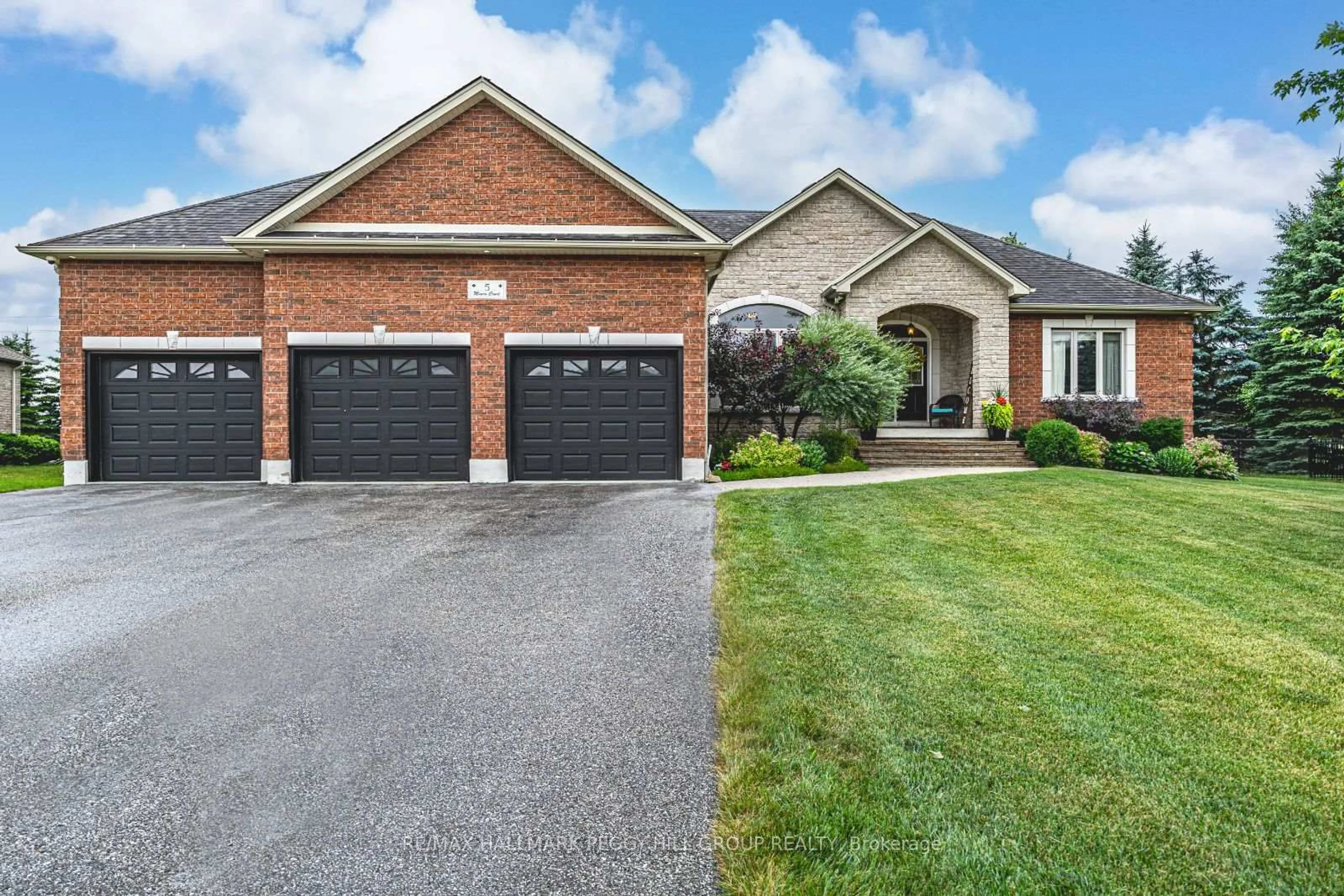 Home with brick exterior material, street for 5 Munro Crt, Springwater Ontario L9X 0H6