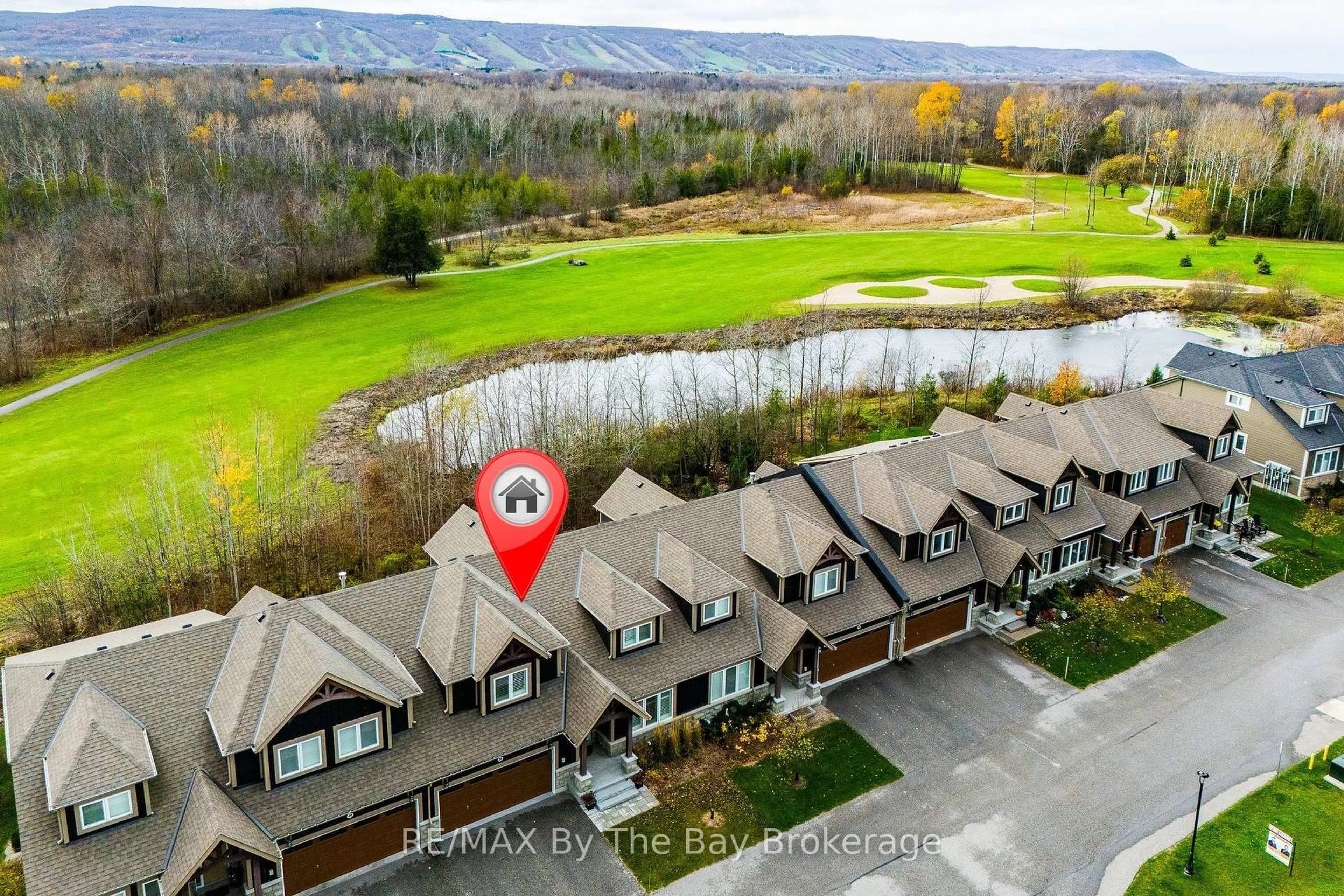 A pic from outside/outdoor area/front of a property/back of a property/a pic from drone, water/lake/river/ocean view for 38 CARPENTER St, Collingwood Ontario L9Y 0Z5
