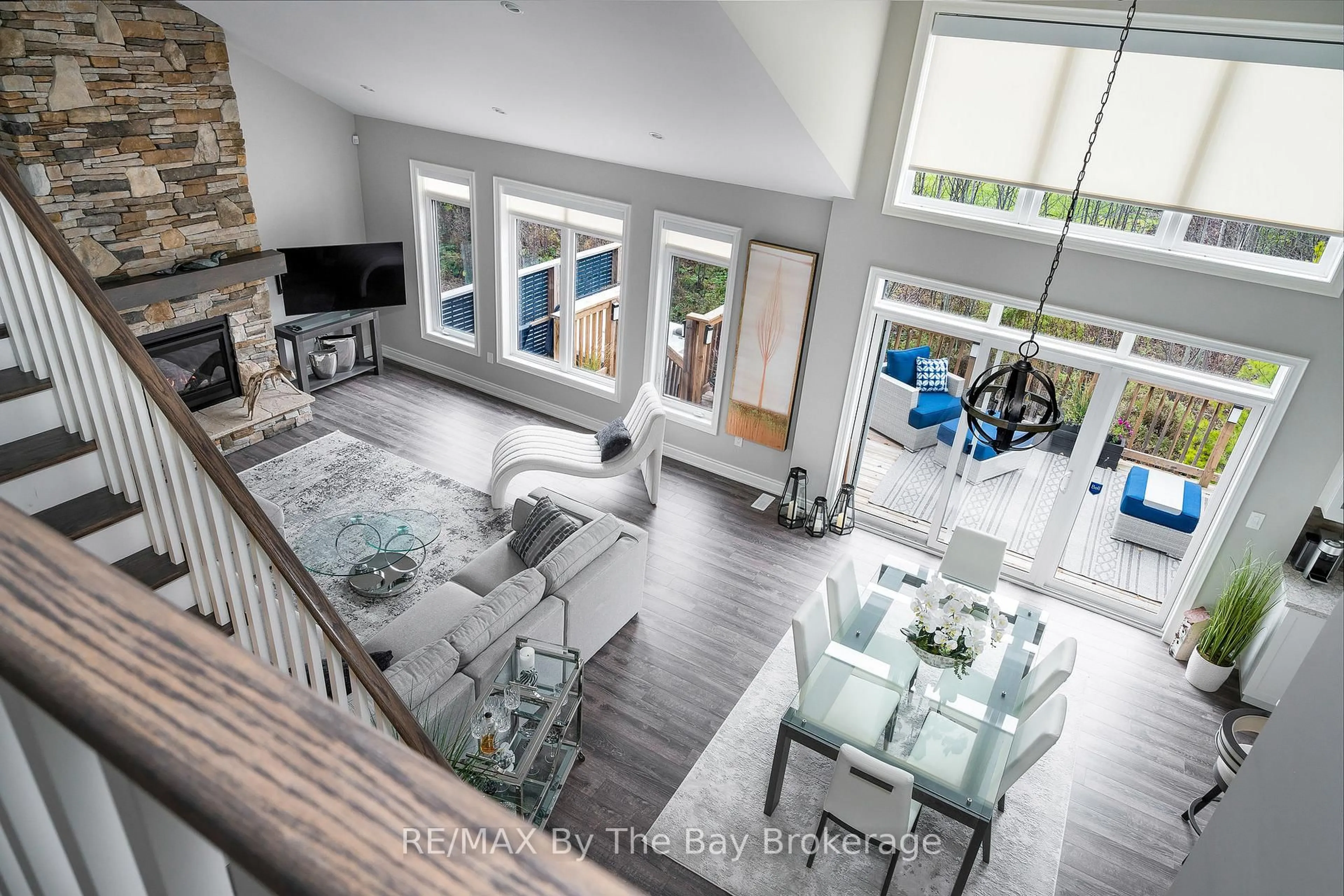 Living room with furniture, unknown for 38 CARPENTER St, Collingwood Ontario L9Y 0Z5