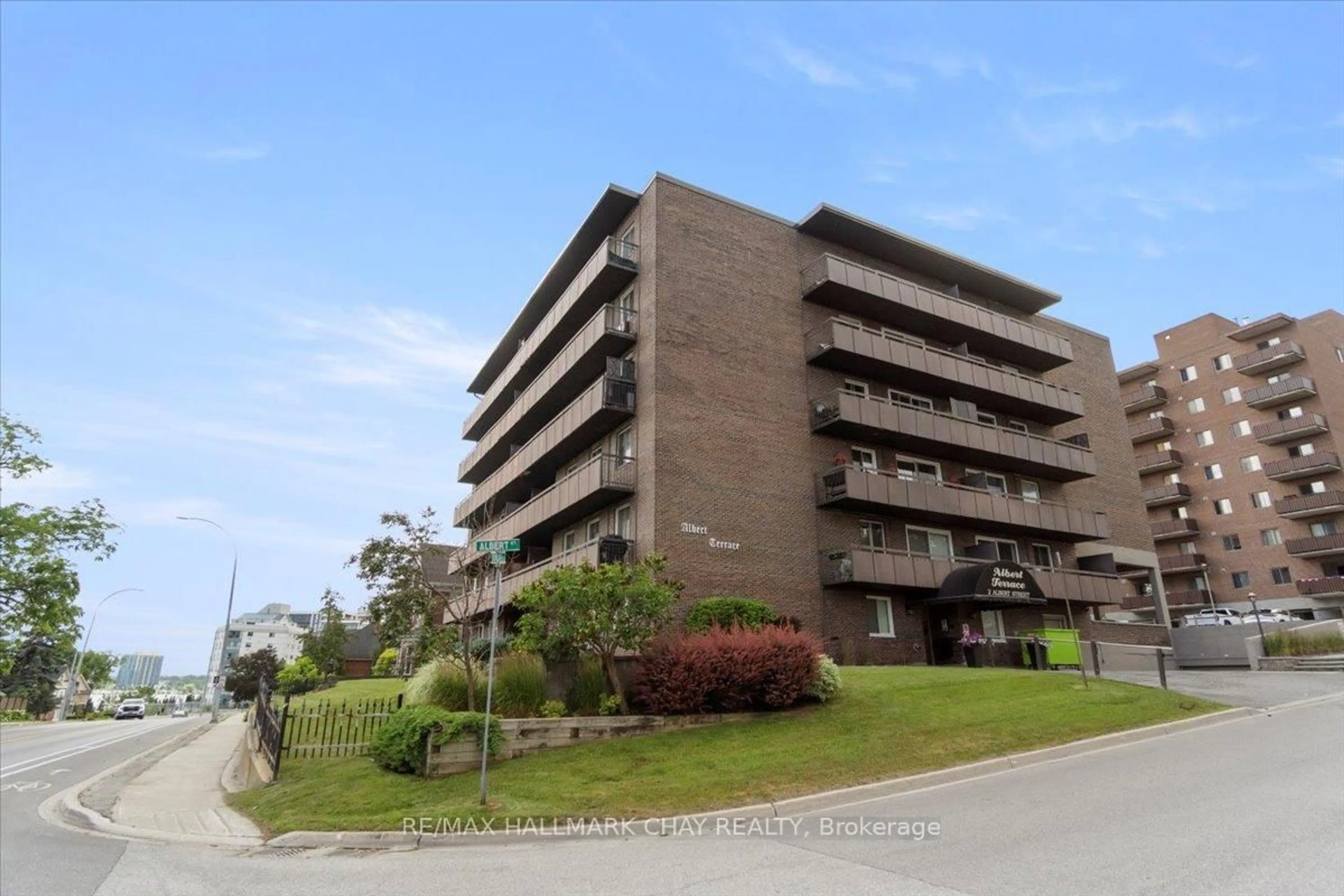 Unknown for 2 Albert St #43, Barrie Ontario L4M 3S4