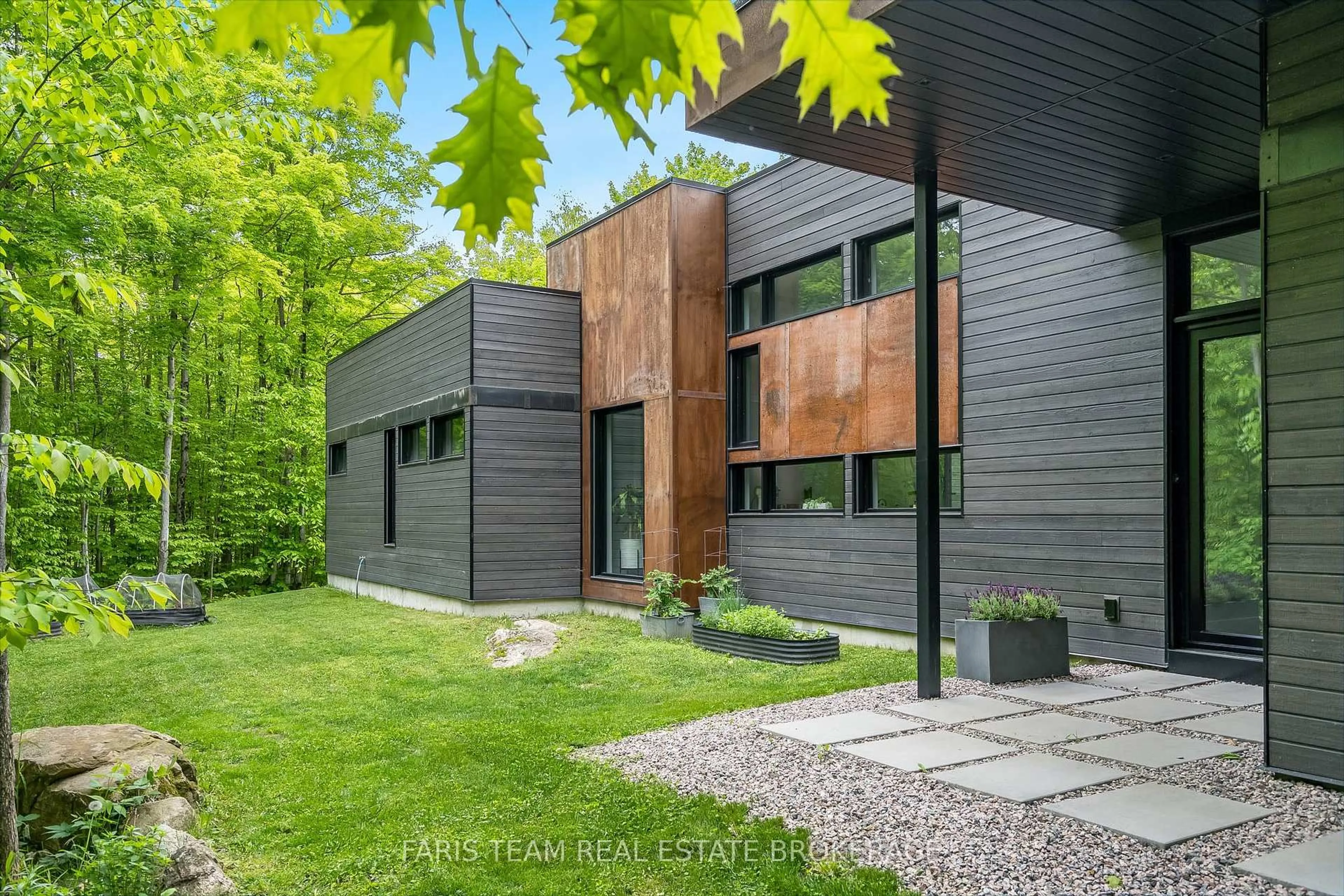 Home with brick exterior material, unknown for 3870 Darling Island Rd, Severn Ontario L0K 1S0