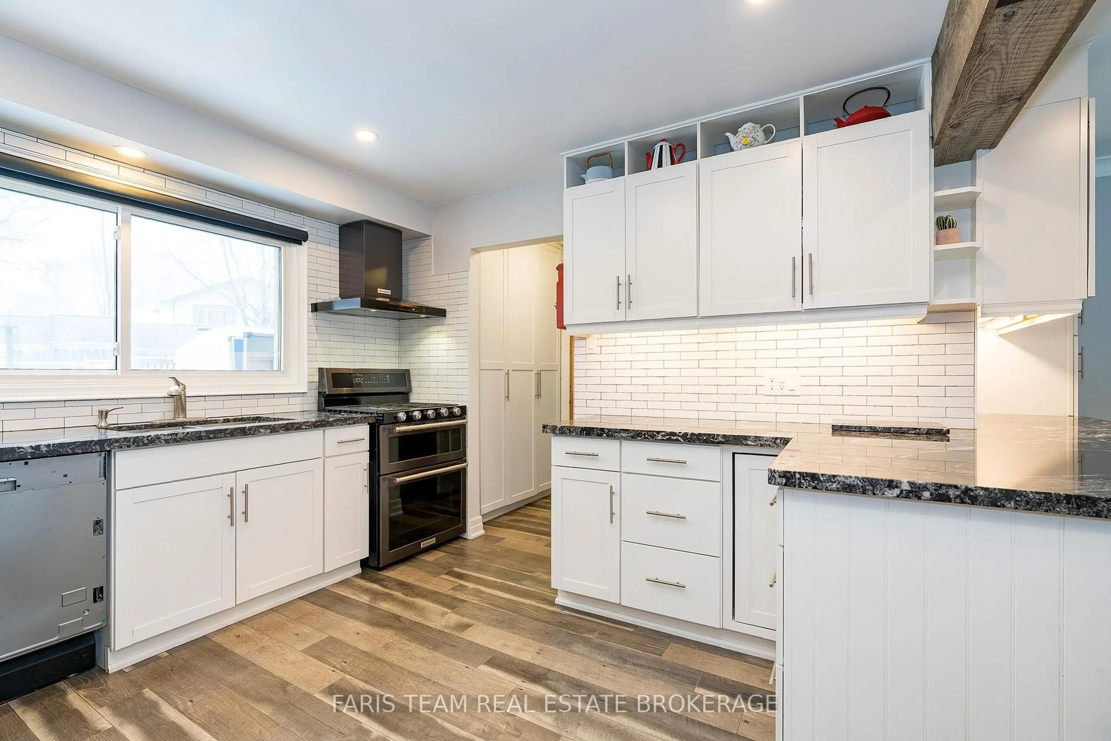 Open concept kitchen, unknown for 64 Heather St, Barrie Ontario L4N 4N1