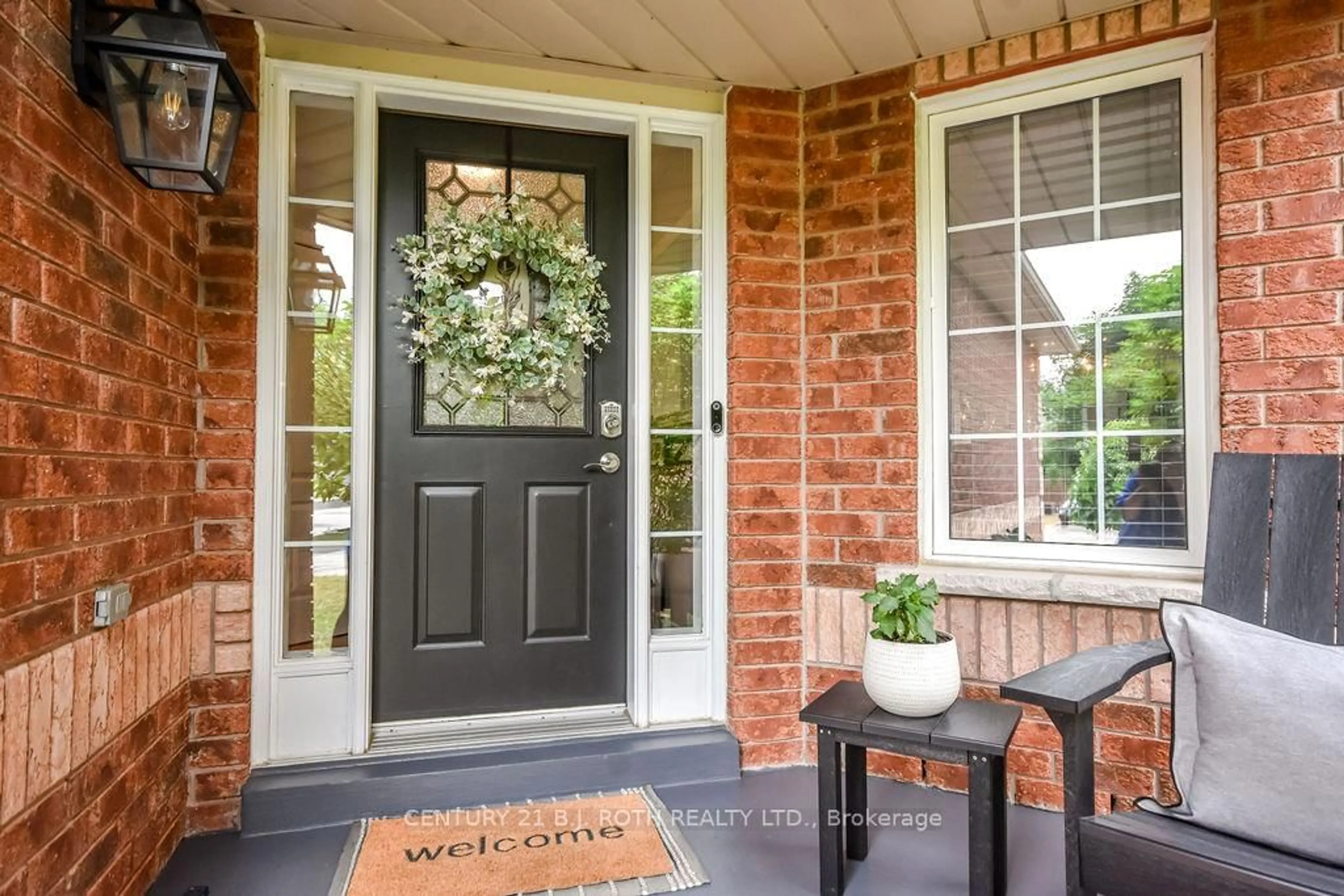 Indoor entryway for 78 Gore Dr, Barrie Ontario L4N 5R5