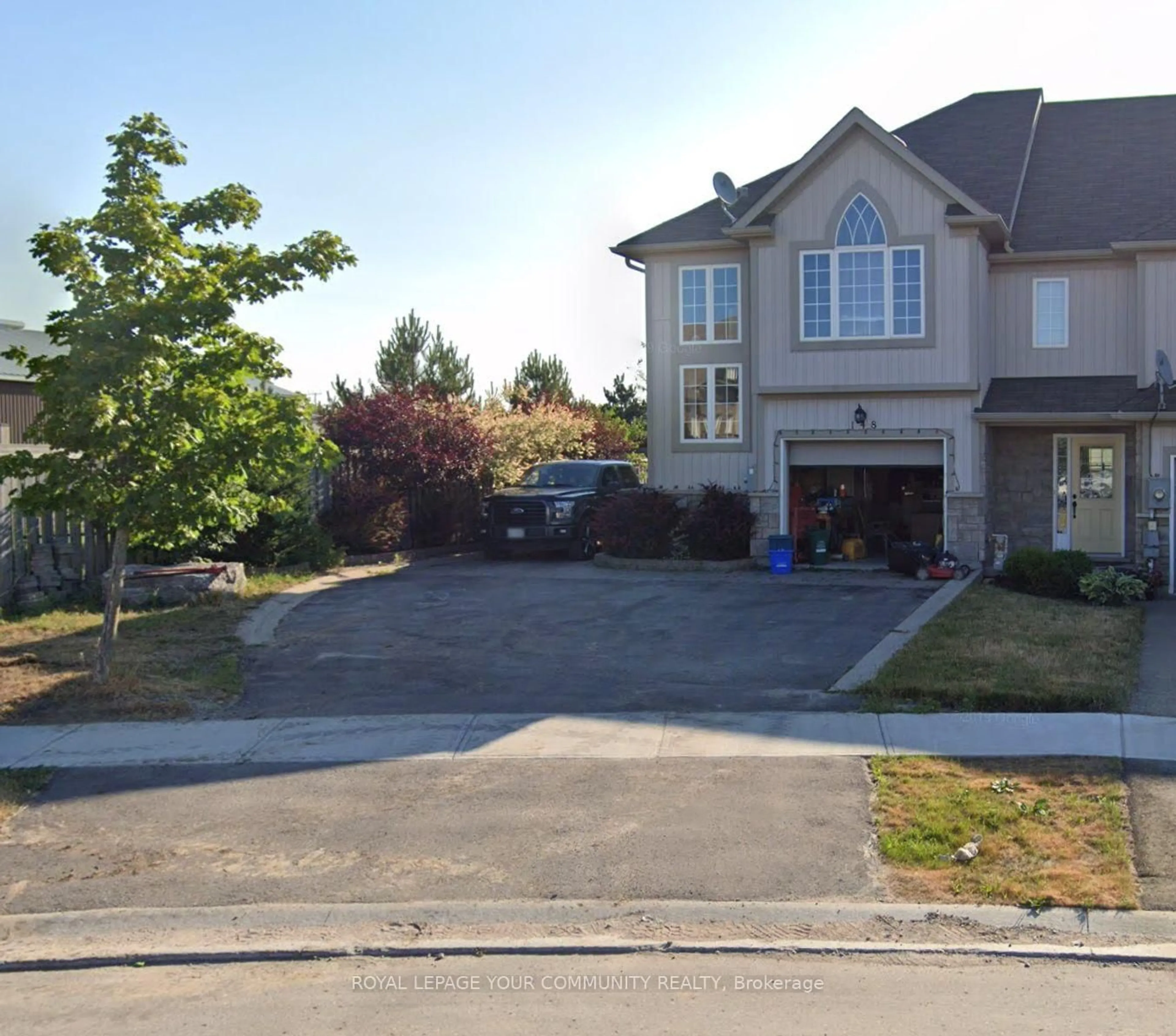 A pic from outside/outdoor area/front of a property/back of a property/a pic from drone, street for 148 Proclamation Dr, Barrie Ontario L4N 0K9