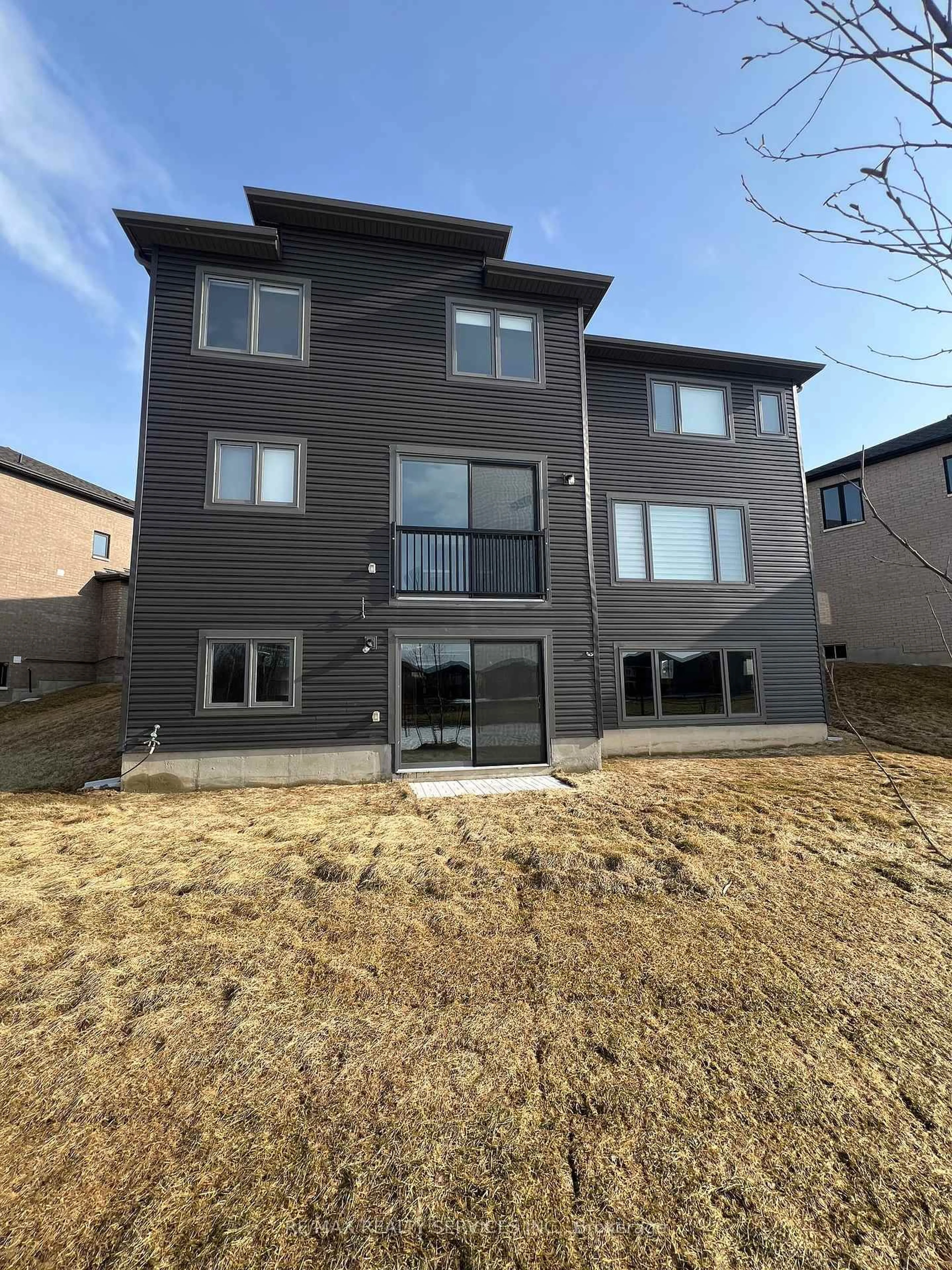 Home with vinyl exterior material, unknown for 13 Del Ray Cres, Wasaga Beach Ontario L9Z 0N7