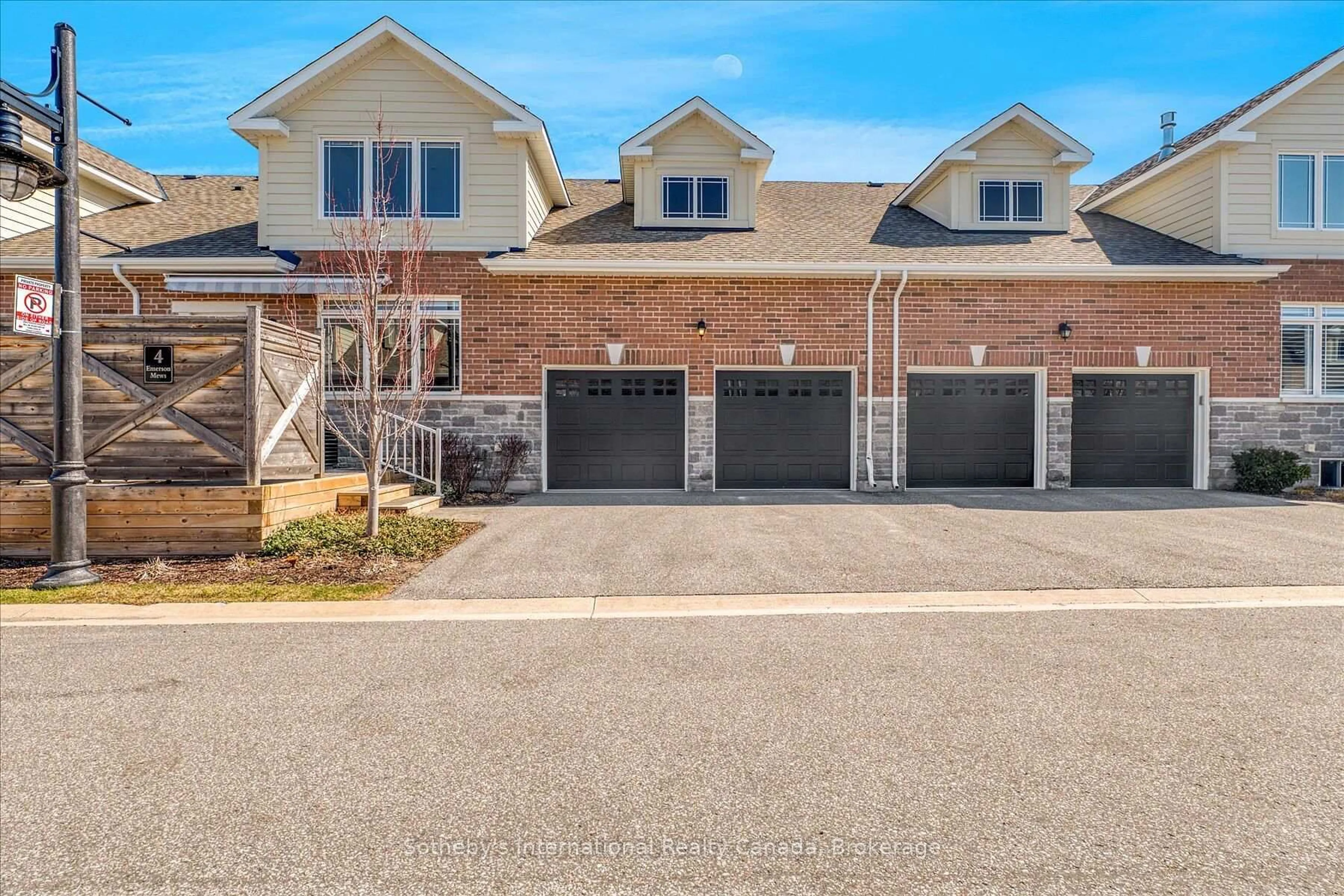 Home with brick exterior material, street for 4 Emerson Mews, Collingwood Ontario L9Y 2X4