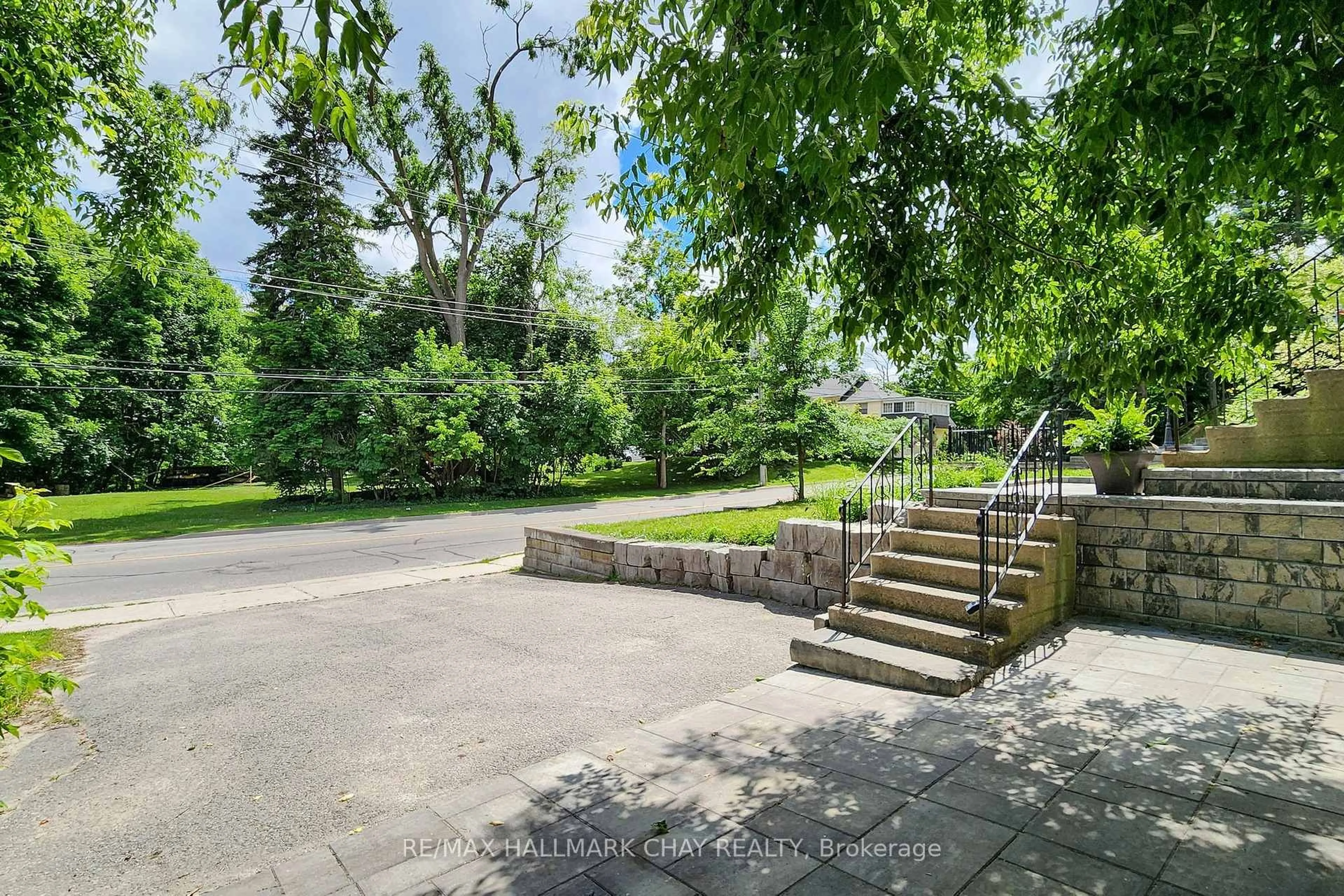 Patio, unknown for 40 Wellington St, Barrie Ontario L4M 2C2