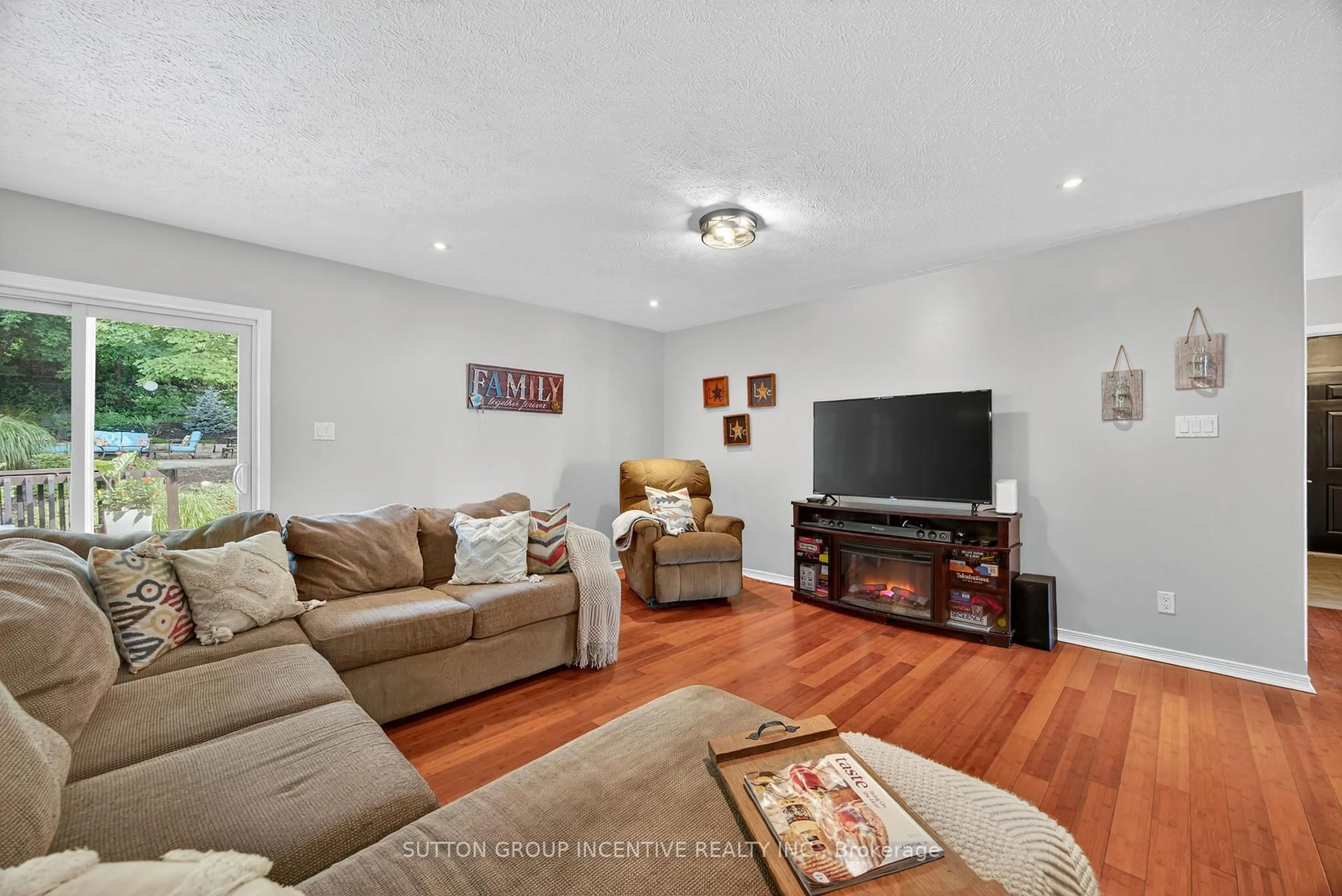 Living room with furniture, unknown for 1084 Harbourview Dr, Midland Ontario L4R 5J4