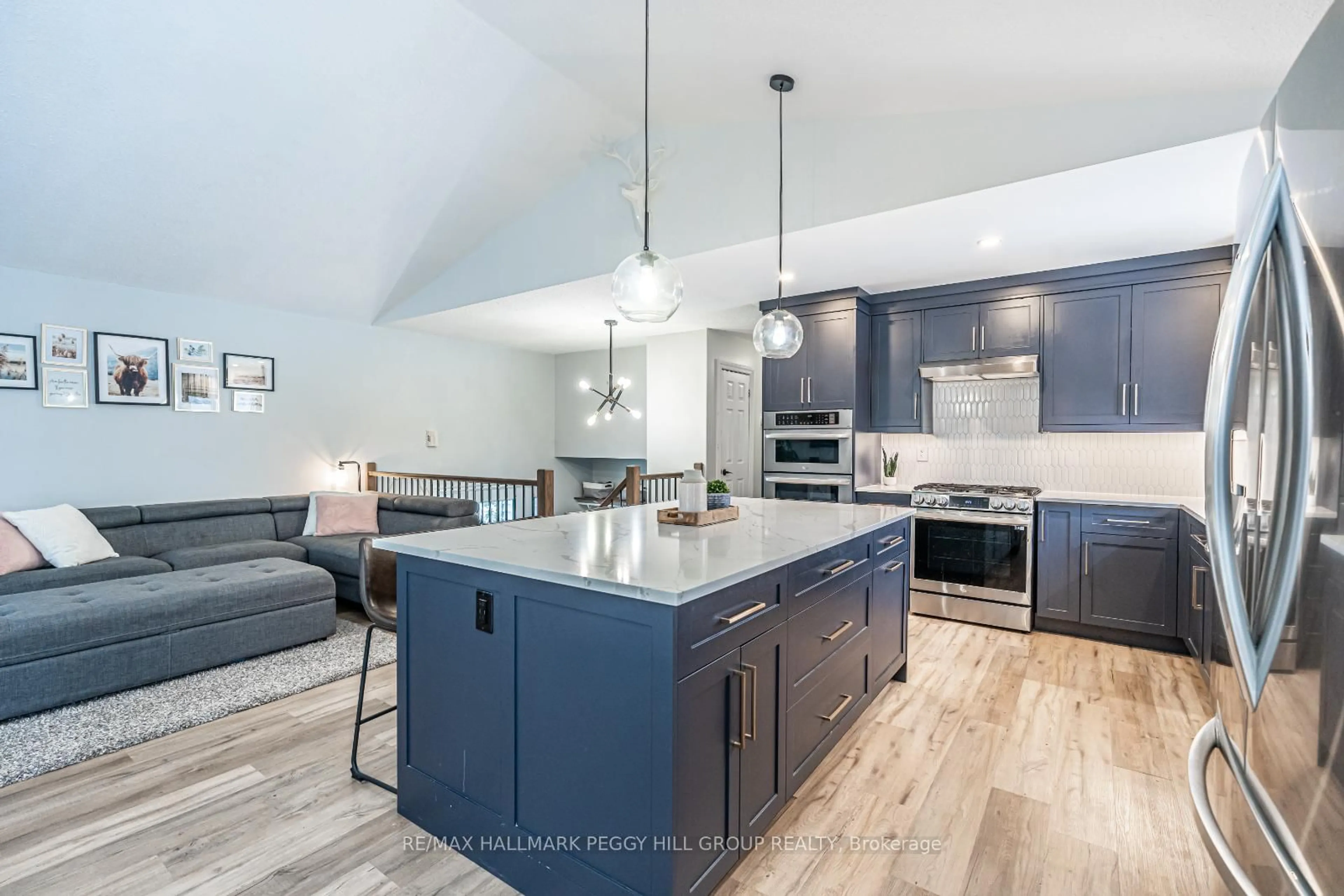 Open concept kitchen, ceramic/tile floor for 285 Warminster Sideroad, Oro-Medonte Ontario L0K 1E0