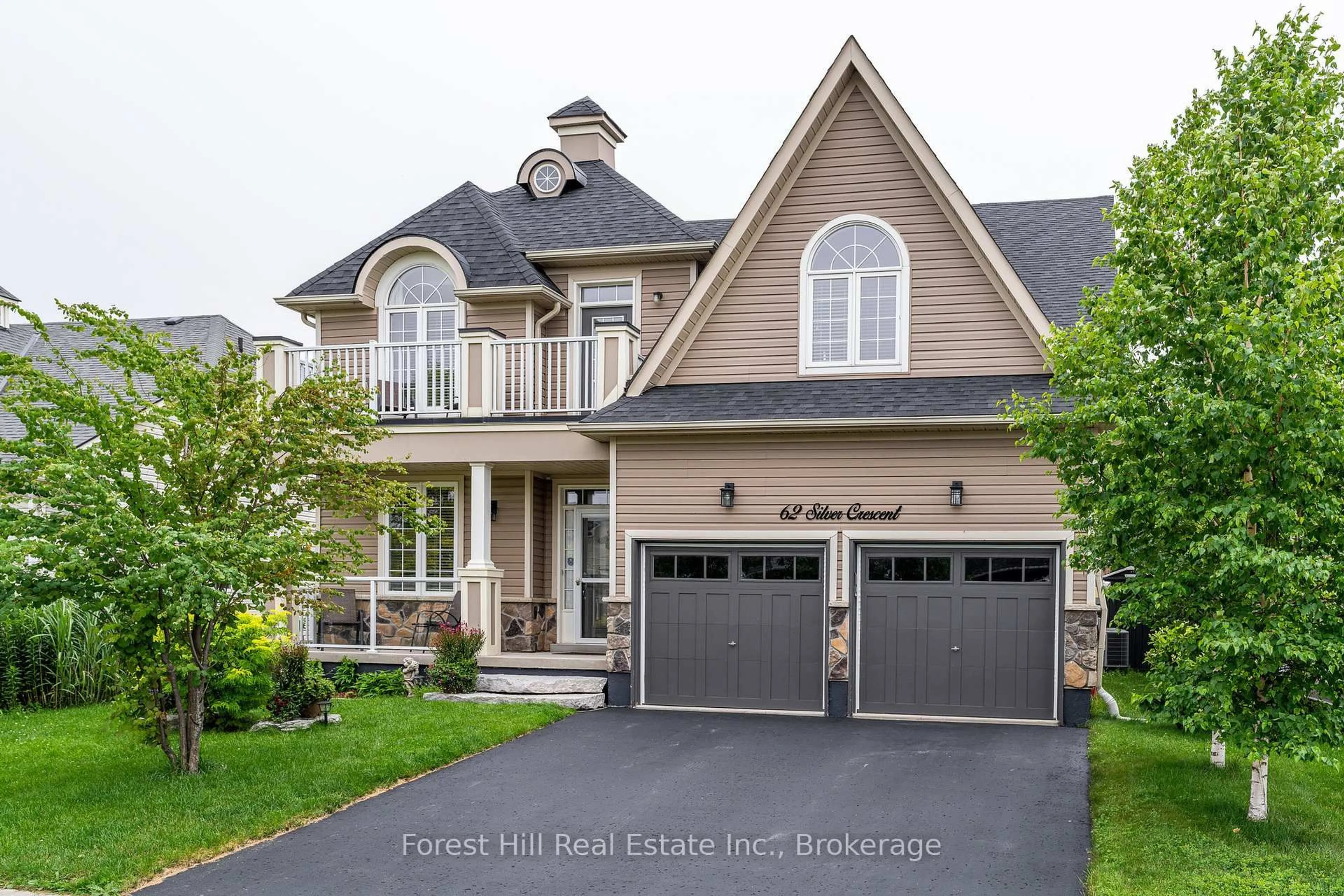 Home with brick exterior material, street for 62 Silver Cres, Collingwood Ontario L9Y 0E9