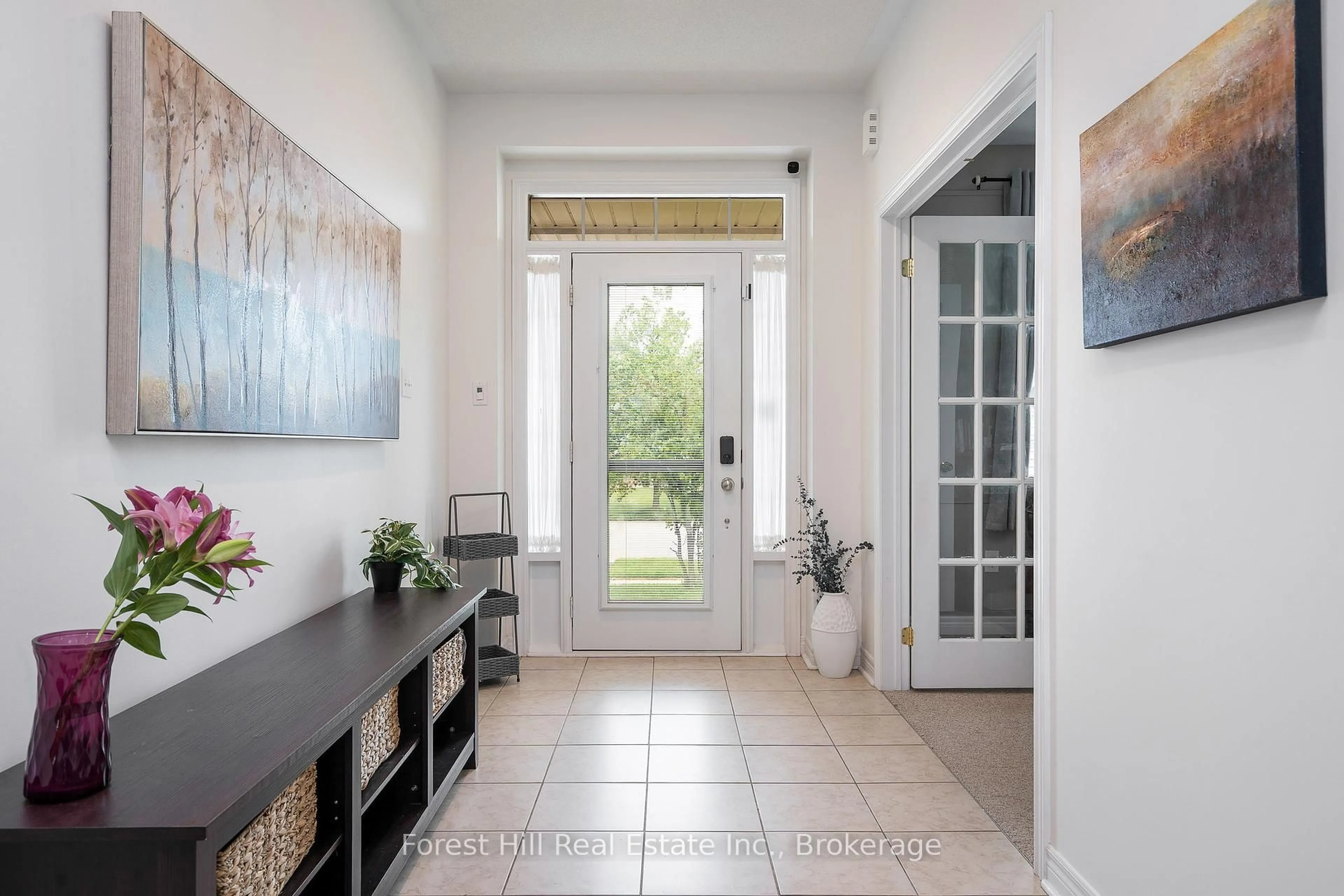 Indoor entryway for 62 Silver Cres, Collingwood Ontario L9Y 0E9