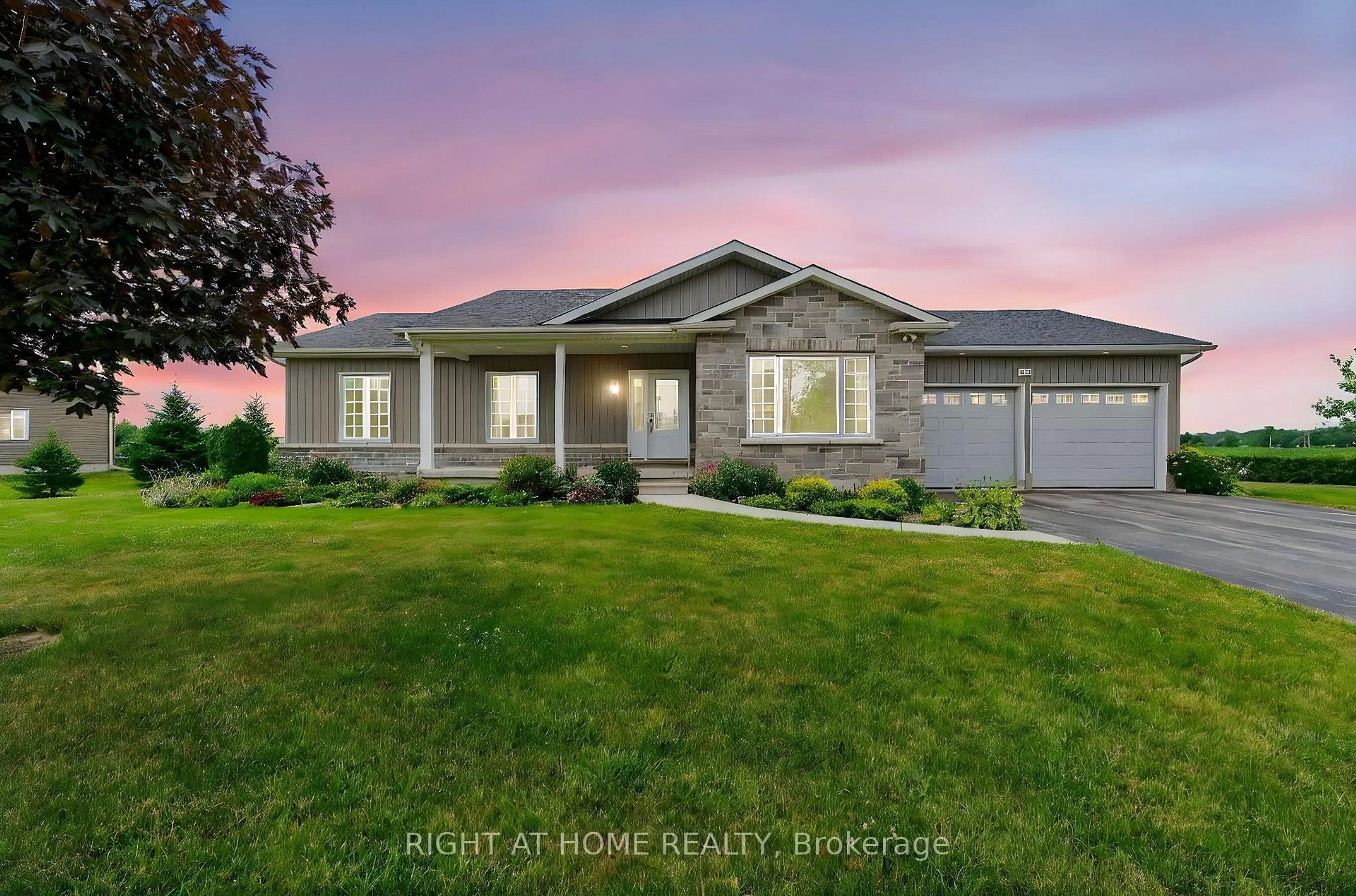 Home with vinyl exterior material, street for 164 Switzer St, Clearview Ontario L0M 1N0