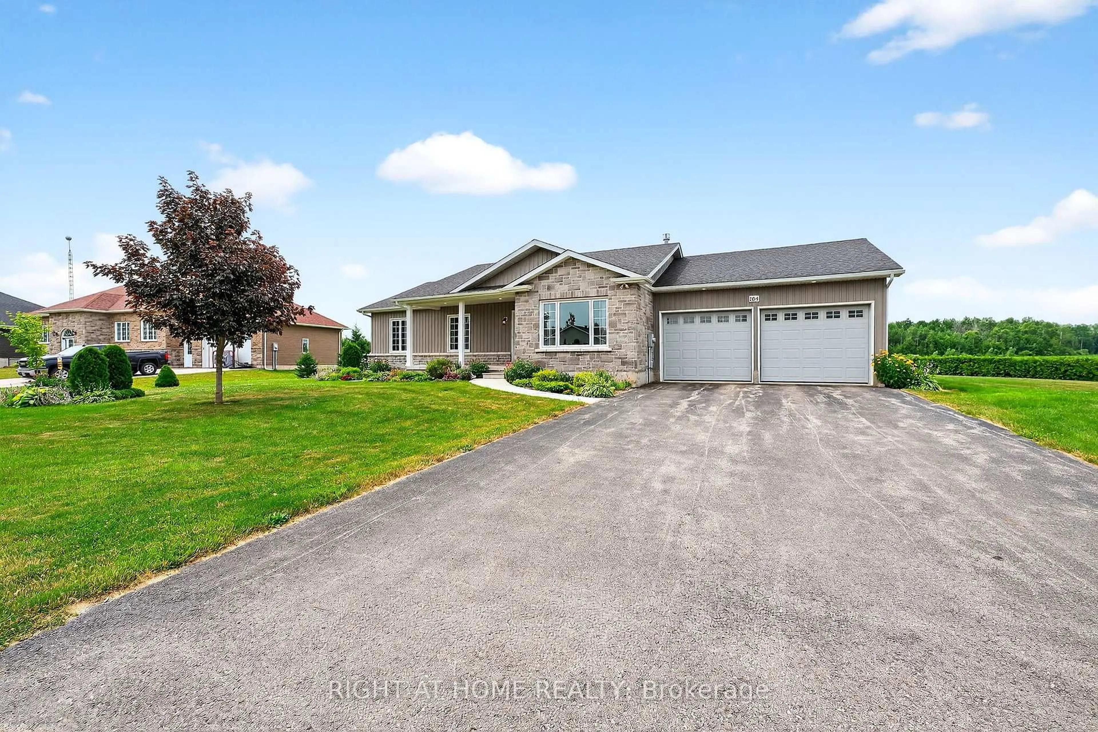 A pic from outside/outdoor area/front of a property/back of a property/a pic from drone, street for 164 Switzer St, Clearview Ontario L0M 1N0