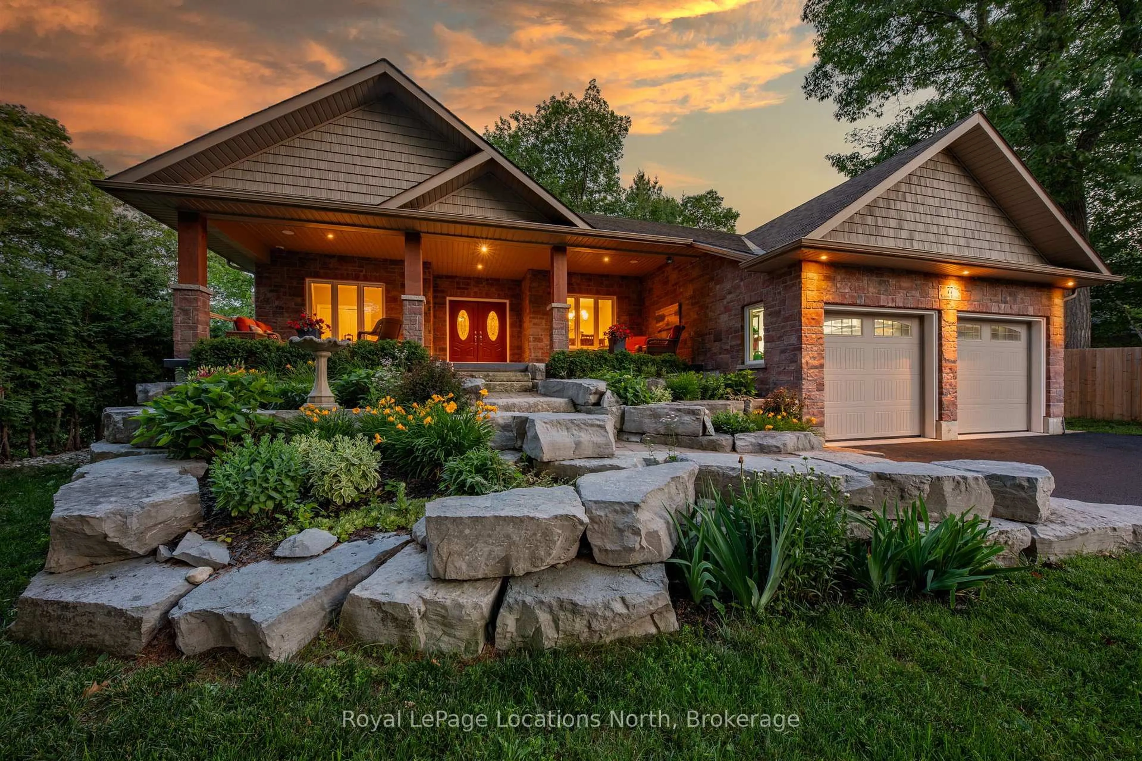 Home with brick exterior material, mountain view for 77 Knox Rd, Wasaga Beach Ontario L9Z 2A8