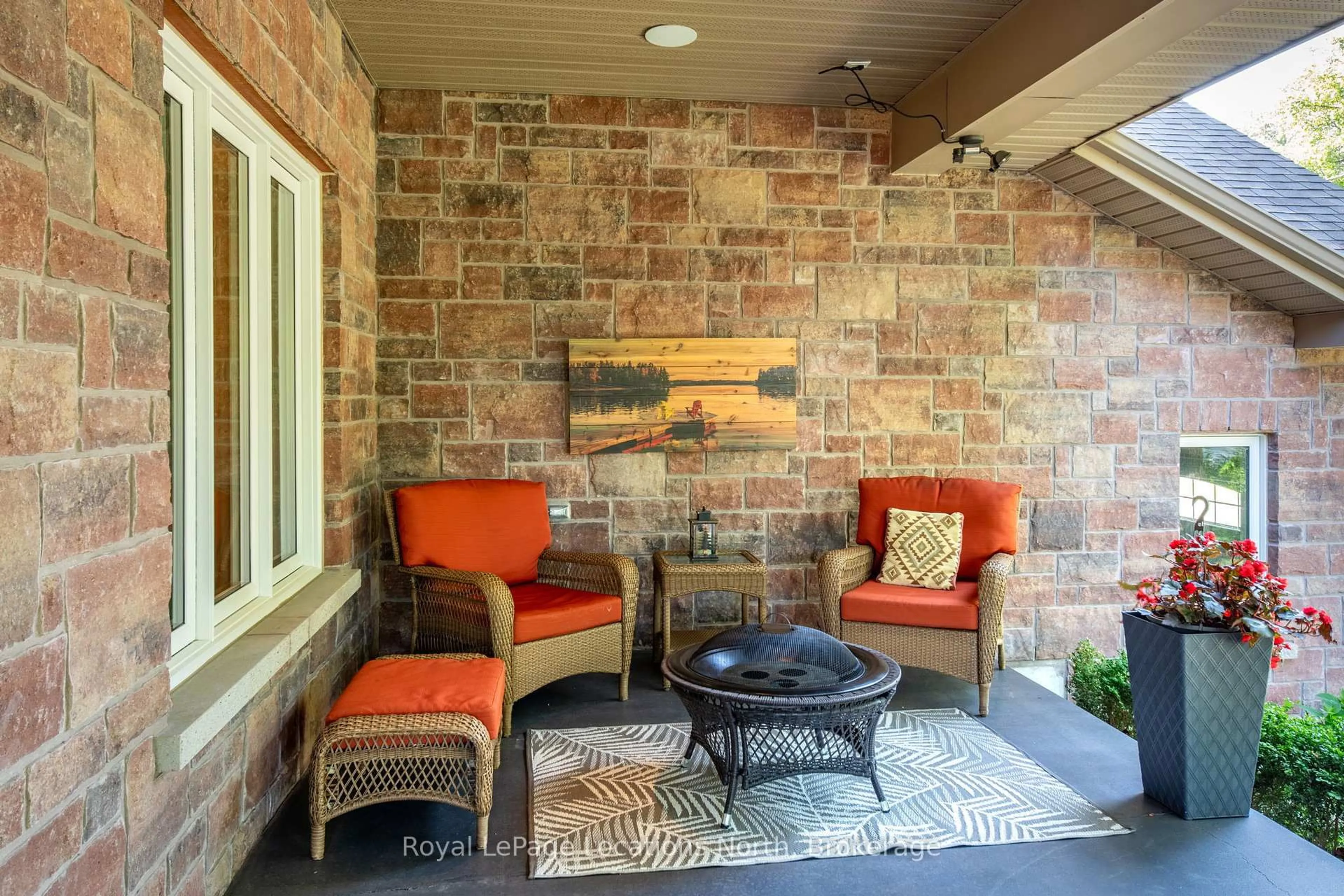 Patio, unknown for 77 Knox Rd, Wasaga Beach Ontario L9Z 2A8