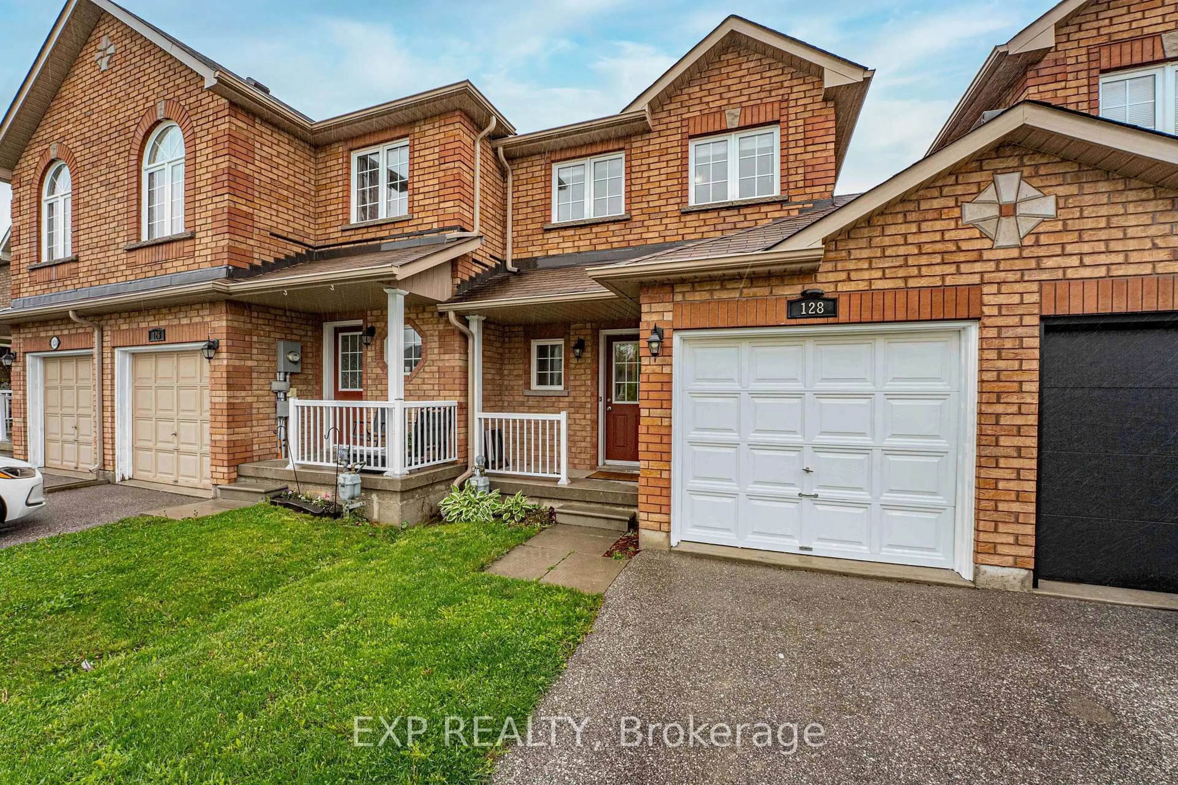 Home with brick exterior material, street for 128 Sydenham Wells, Barrie Ontario L4M 6T3