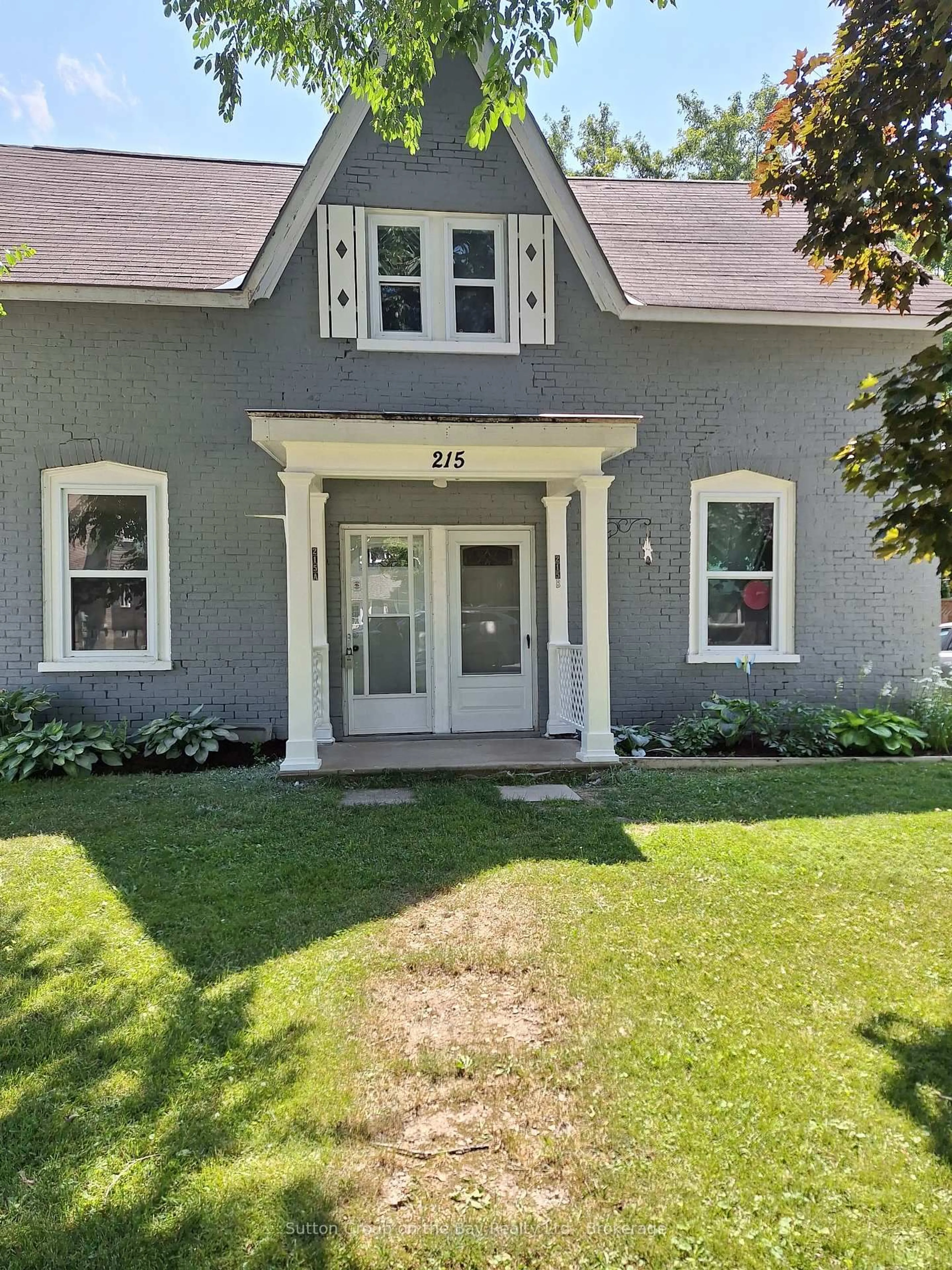 Home with vinyl exterior material, street for 215 Cedar St, Clearview Ontario L0M 1S0